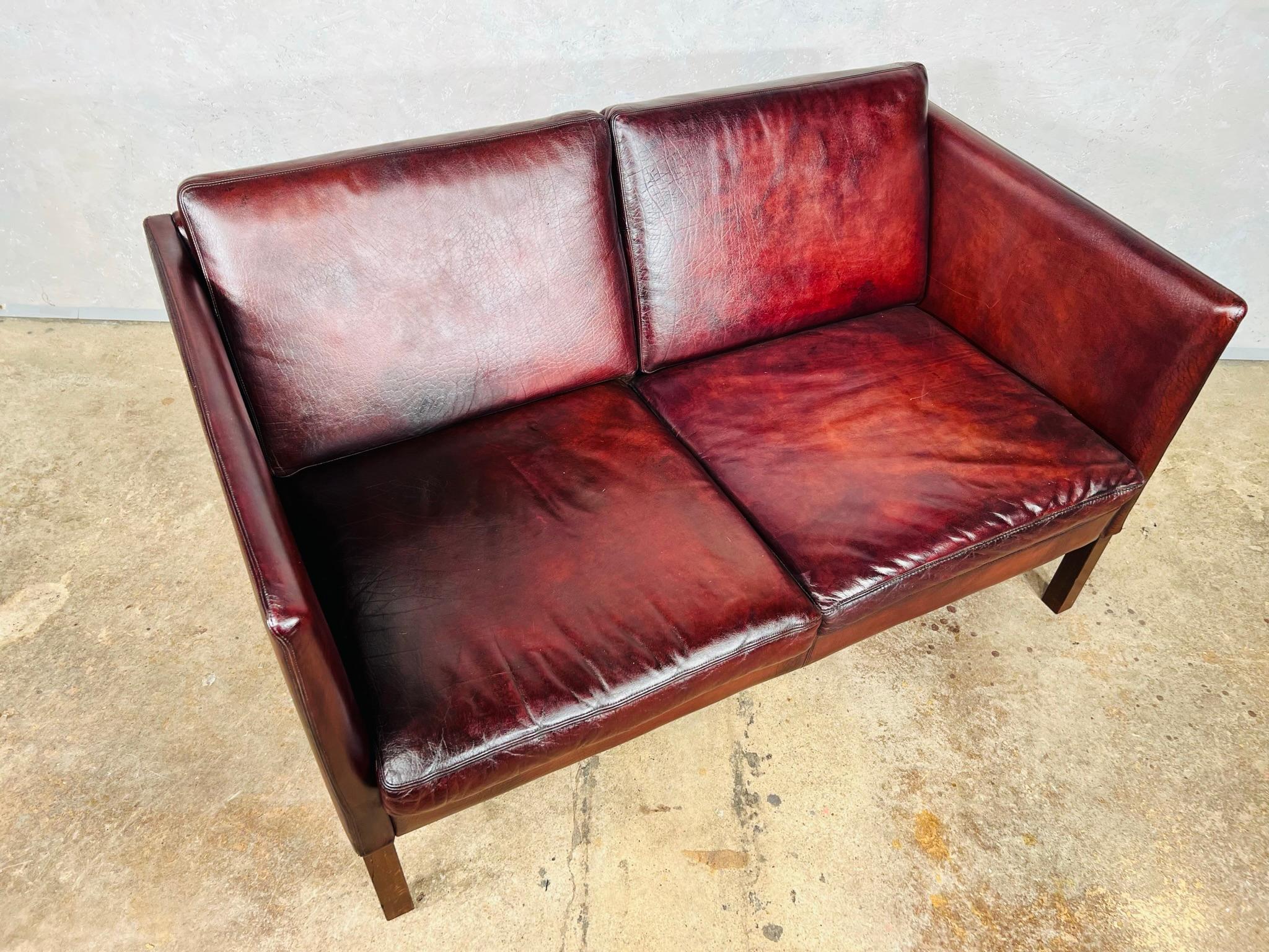 Elegant Vintage Danish 1970s Midcentury Chestnut Two Seater Leather Sofa For Sale 7