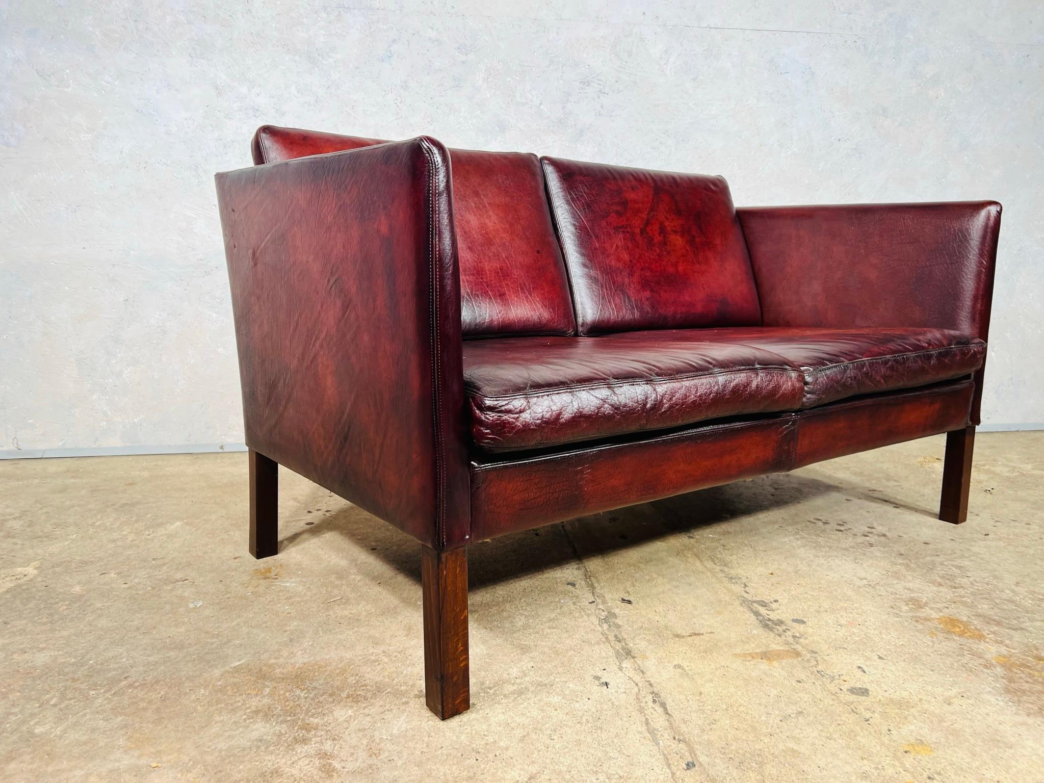 Elegant Vintage Danish 1970s Midcentury Chestnut Two Seater Leather Sofa For Sale 5