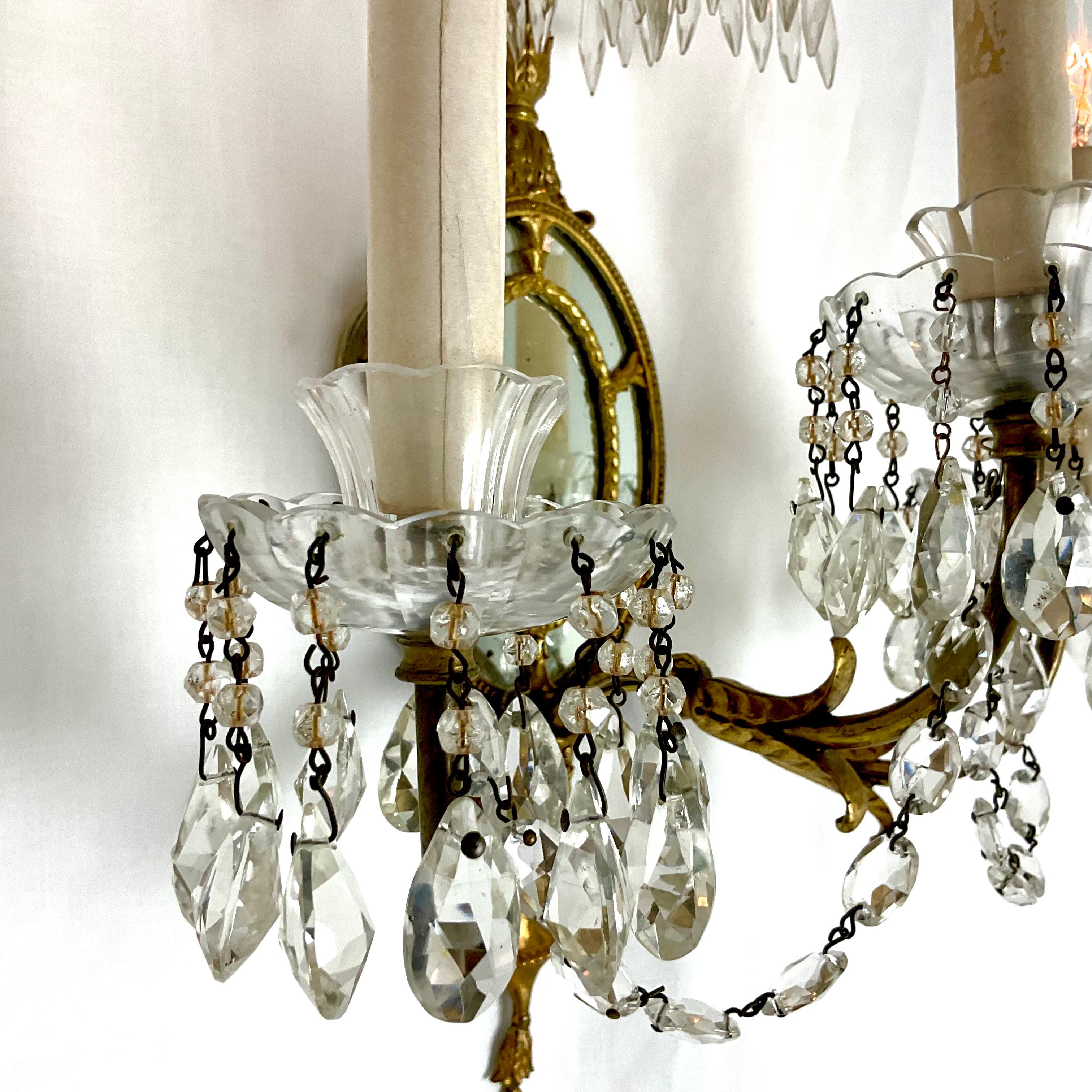 Elegant Vintage French-Style Crystal Wall Sconce For Sale 4