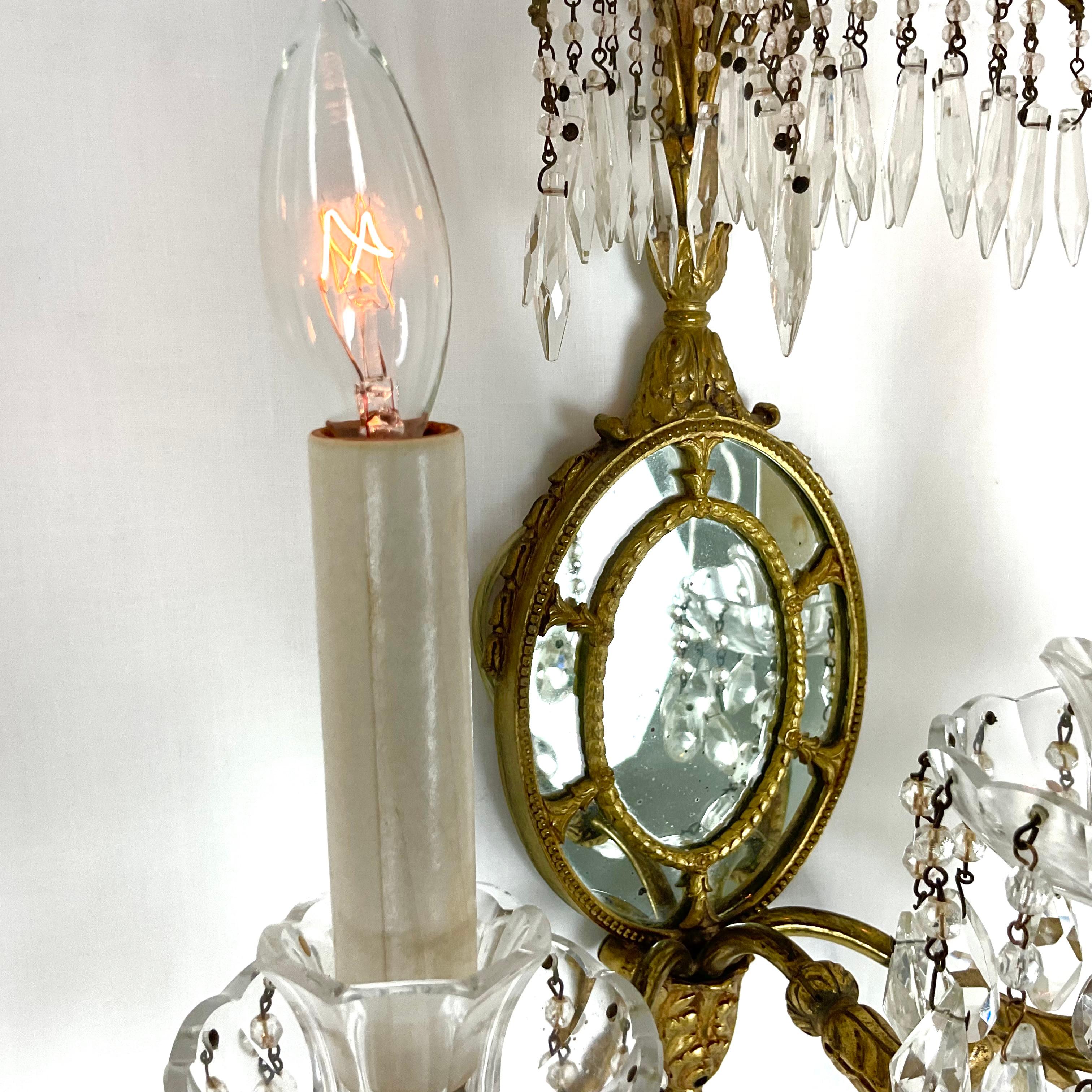 Elegant Vintage French-Style Crystal Wall Sconce For Sale 5