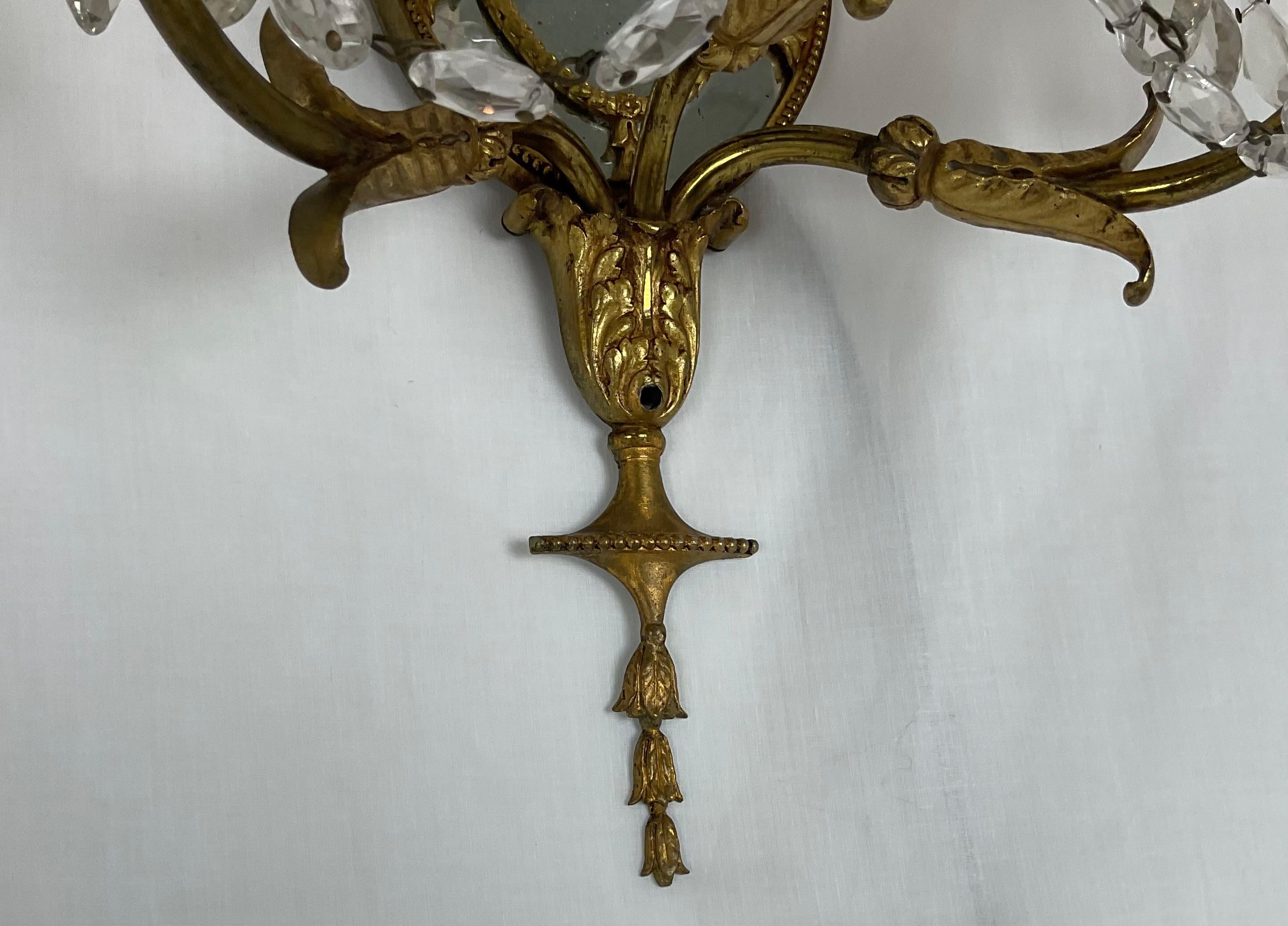 Gilt Elegant Vintage French-Style Crystal Wall Sconce For Sale