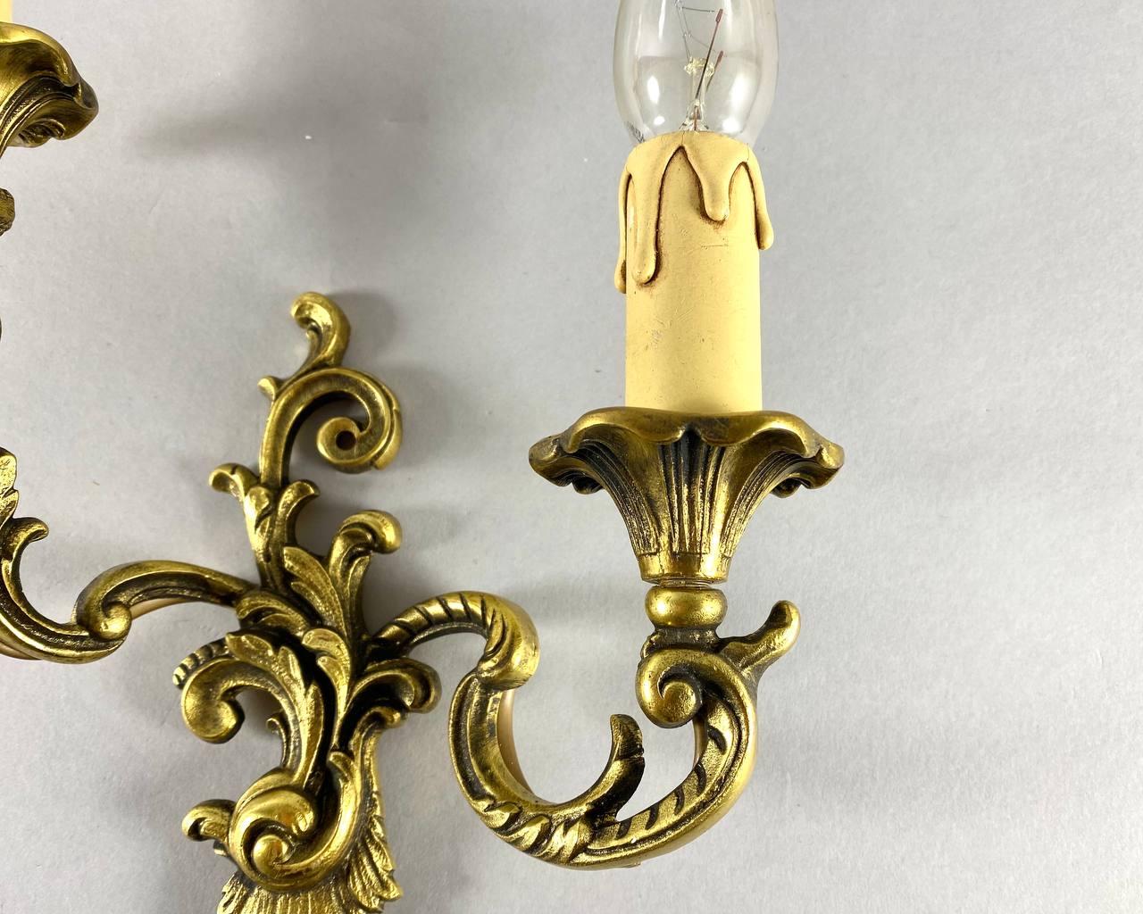 Baroque Elegant Vintage Gilt Brass Wall Sconce Two Arm Single Wall Lamp For Sale