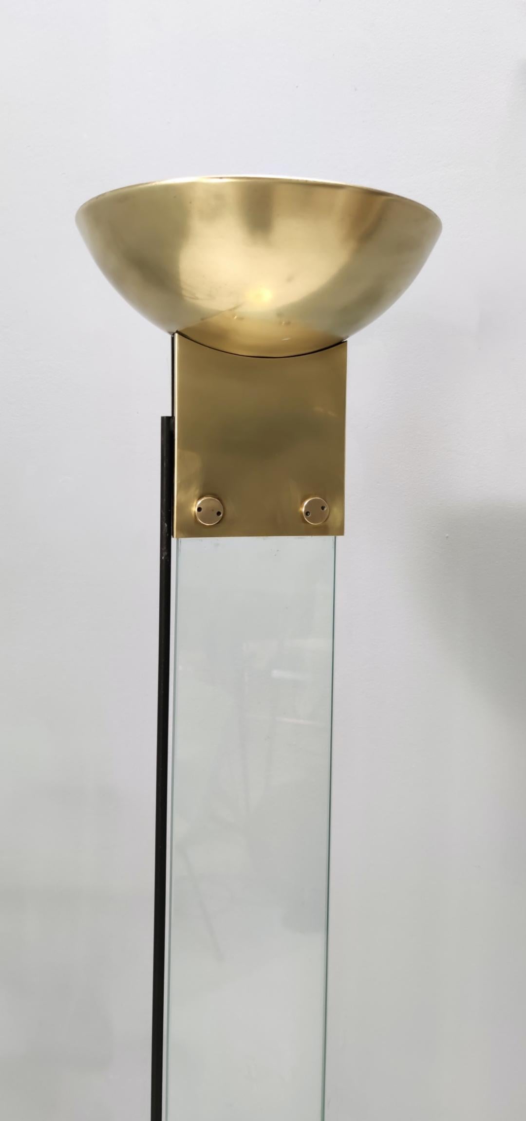 Elegant Postmodern Glass, Brass and Varnished Metal Floor Lamp, Italy, 1980s In Good Condition In Bresso, Lombardy