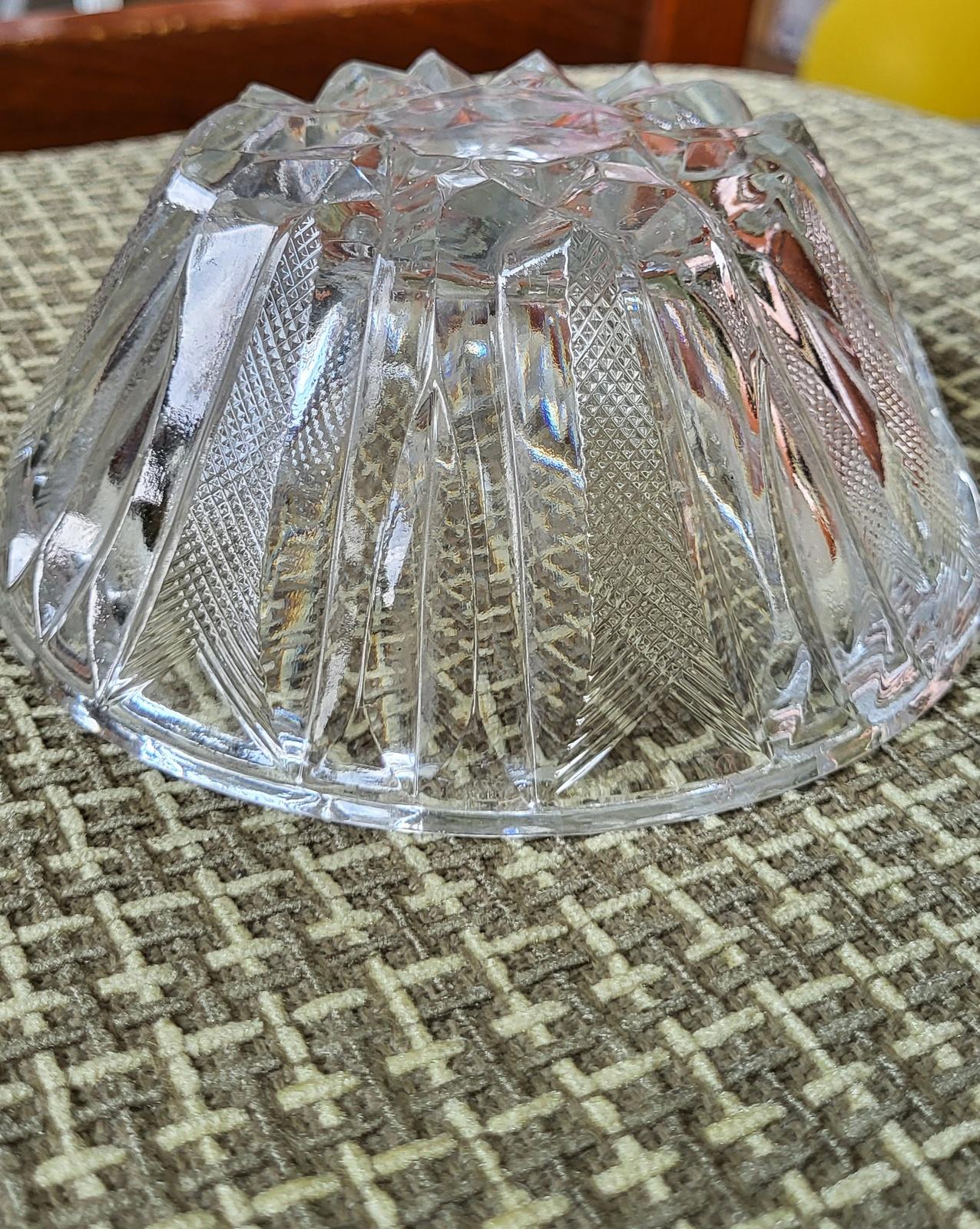 Mid-20th Century Elegant Vintage Glass Candle Vase: a Timeless Treasure from the Ussr 1960s 1J36 For Sale