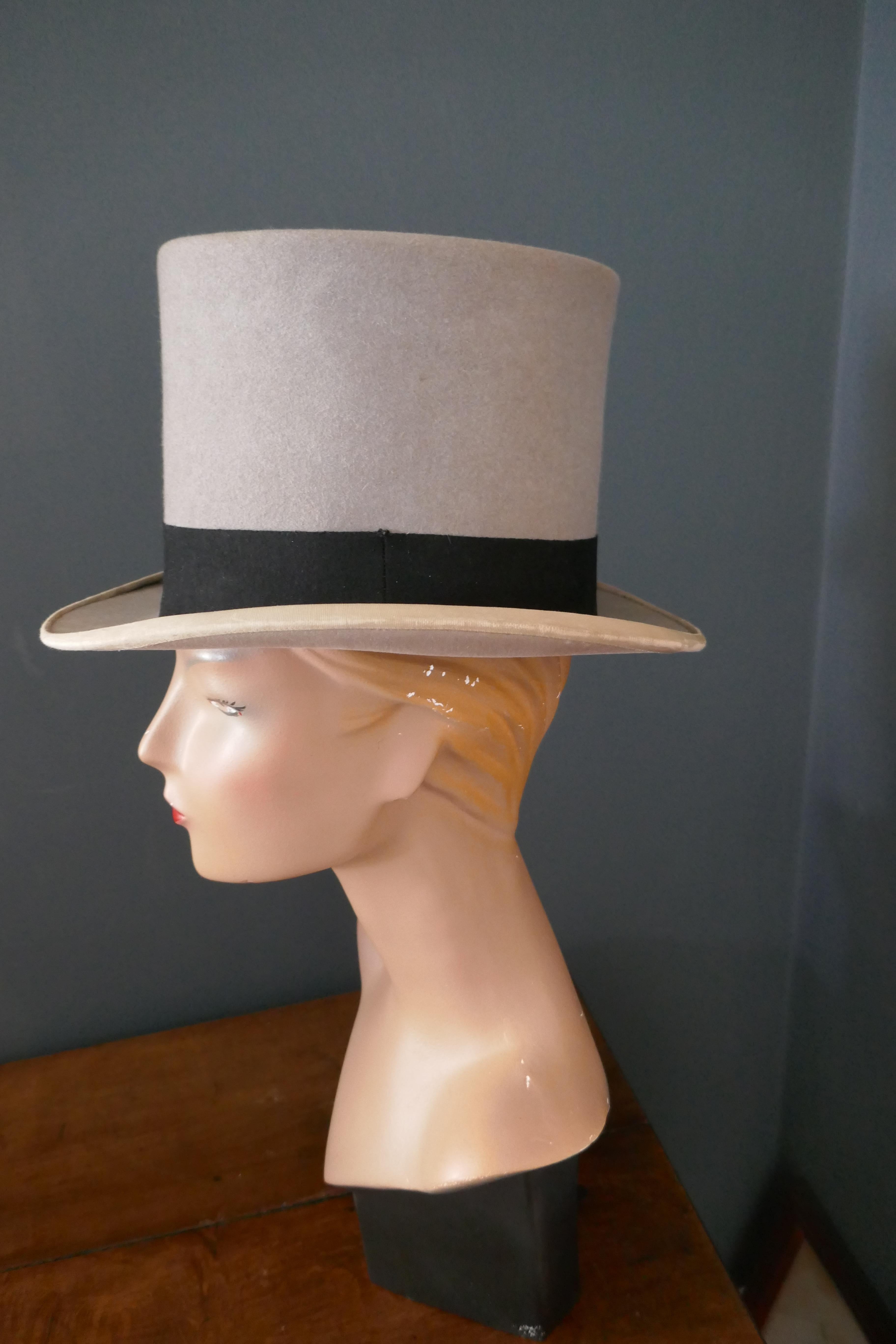 Elegant Vintage Grey Felt Top Hat from Herbert Johnson Bond Street  2