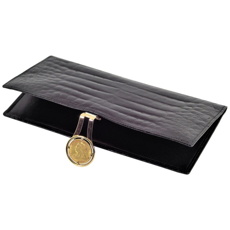 Elegant Vintage Gucci Leather Checkbook Wallet with Solid Gold Coin Clasp  at 1stDibs