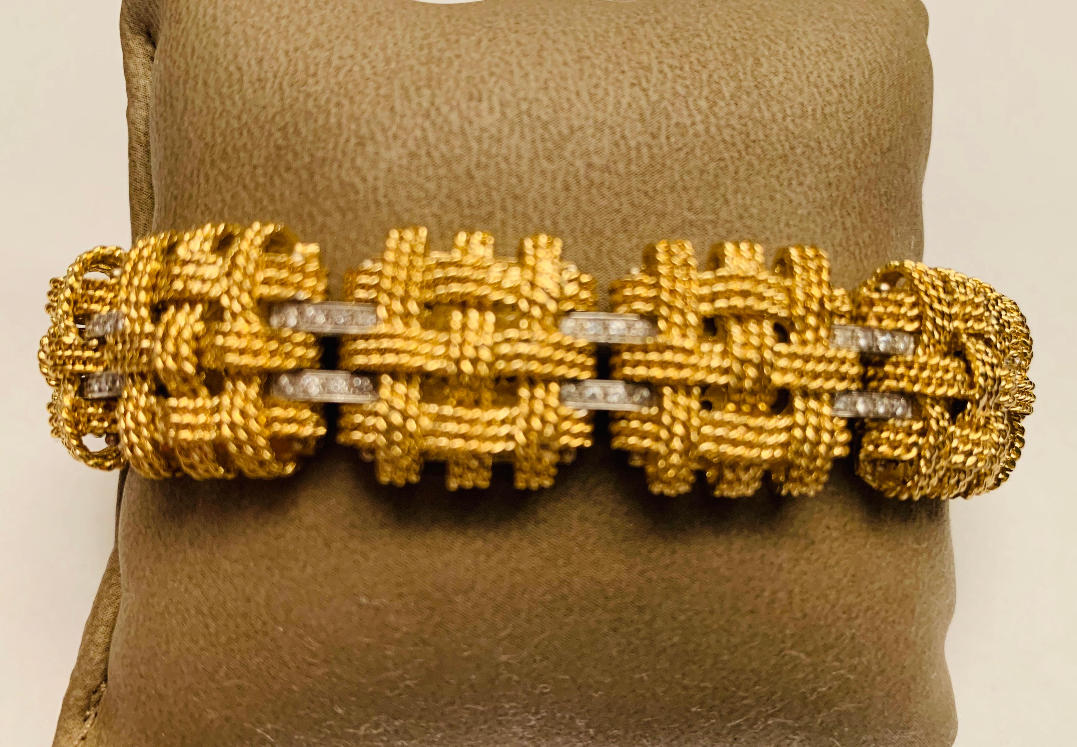 Taille ronde Bracelet italien élégant et vintage en or jaune 18 carats avec diamants en vente