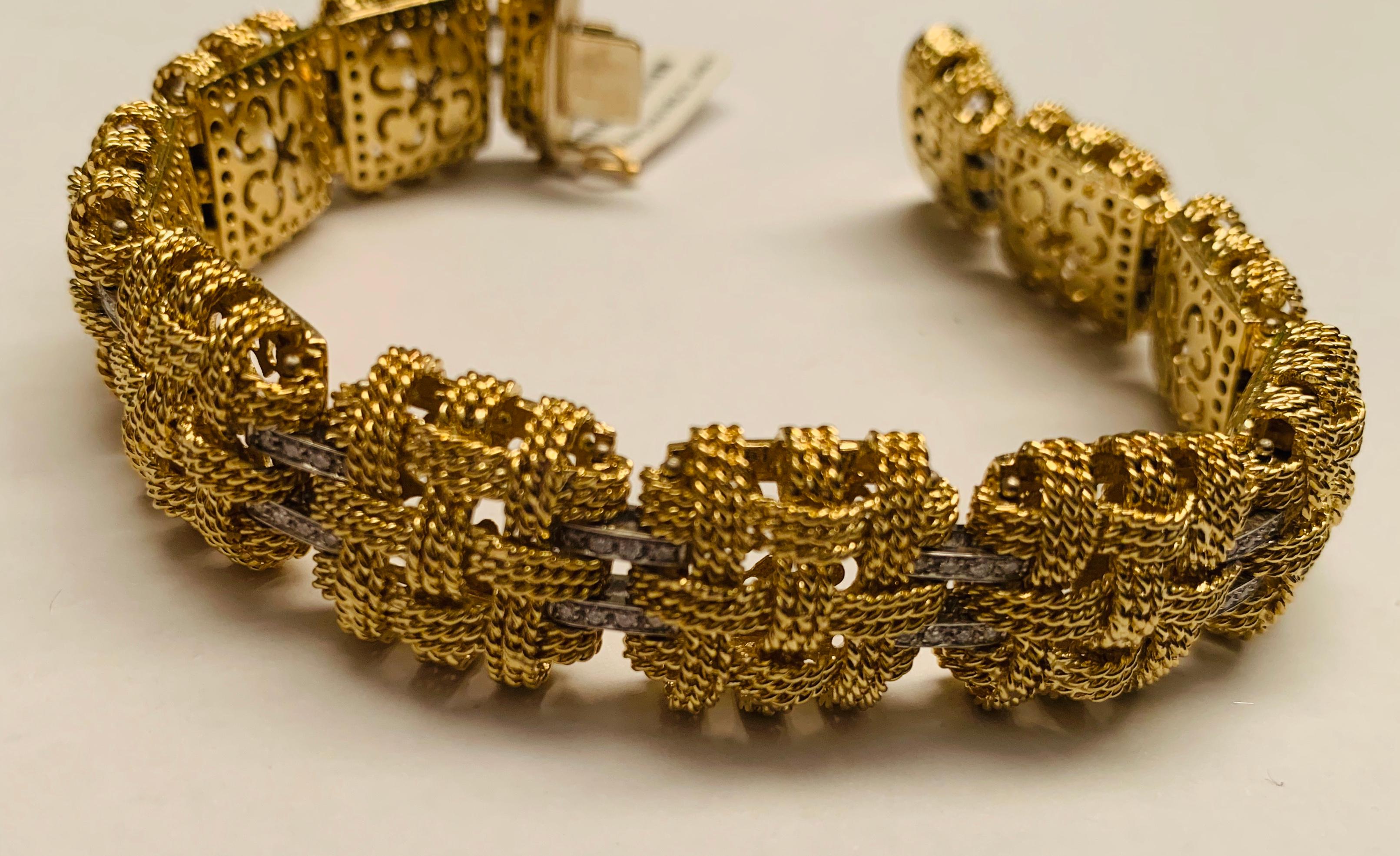 Round Cut Elegant Vintage Italian 18 Karat Yellow Gold Diamond Bracelet For Sale