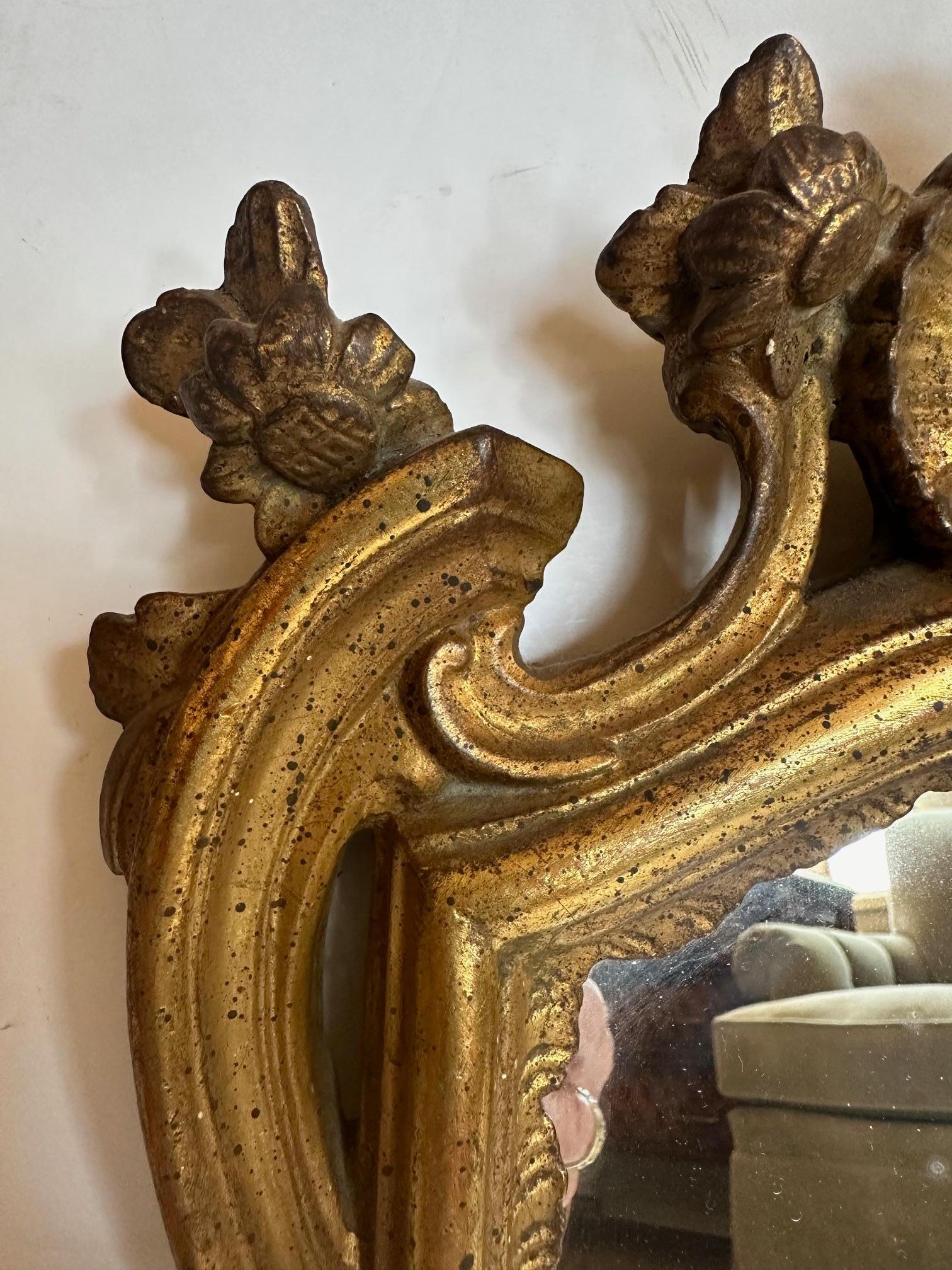Mid-20th Century Elegant Vintage Italian Borghese Hand Carved Giltwood Mirror For Sale