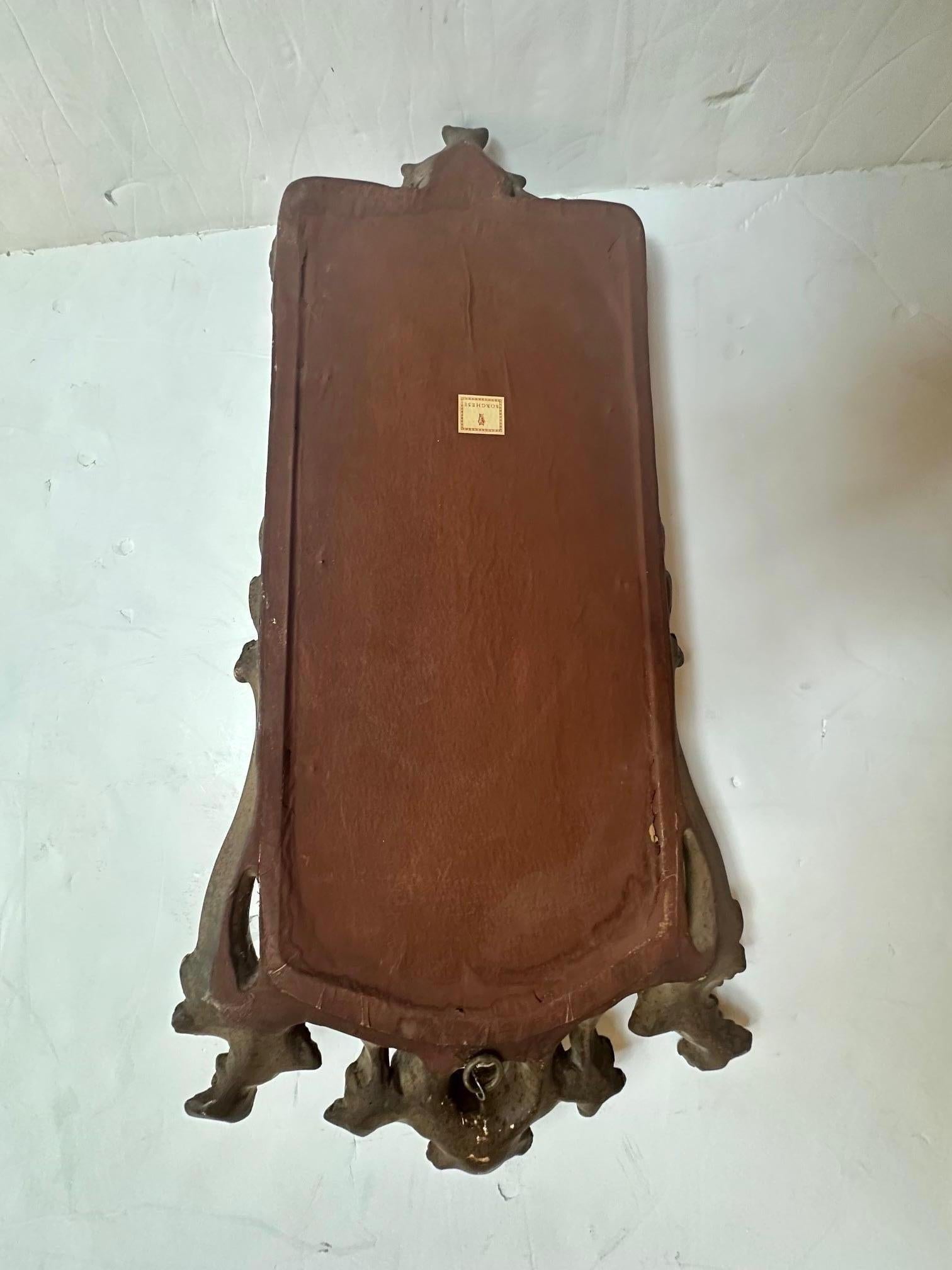 Elegant Miroir en bois sculpté à la main de Borghese (Italie) en vente 2