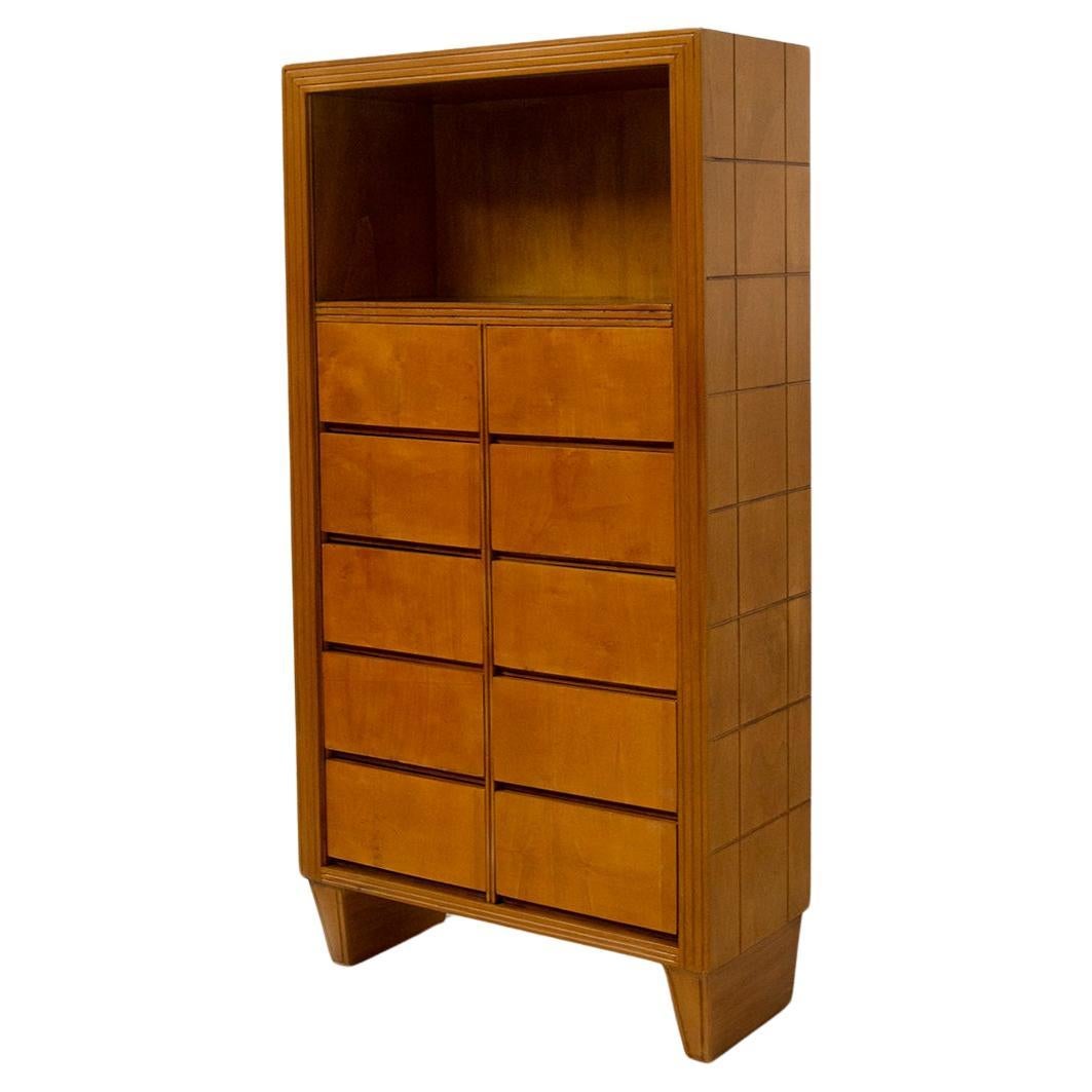 Elegant vintage Italian cabinet Attr. a Paolo Buffa, great quality with drawers  For Sale