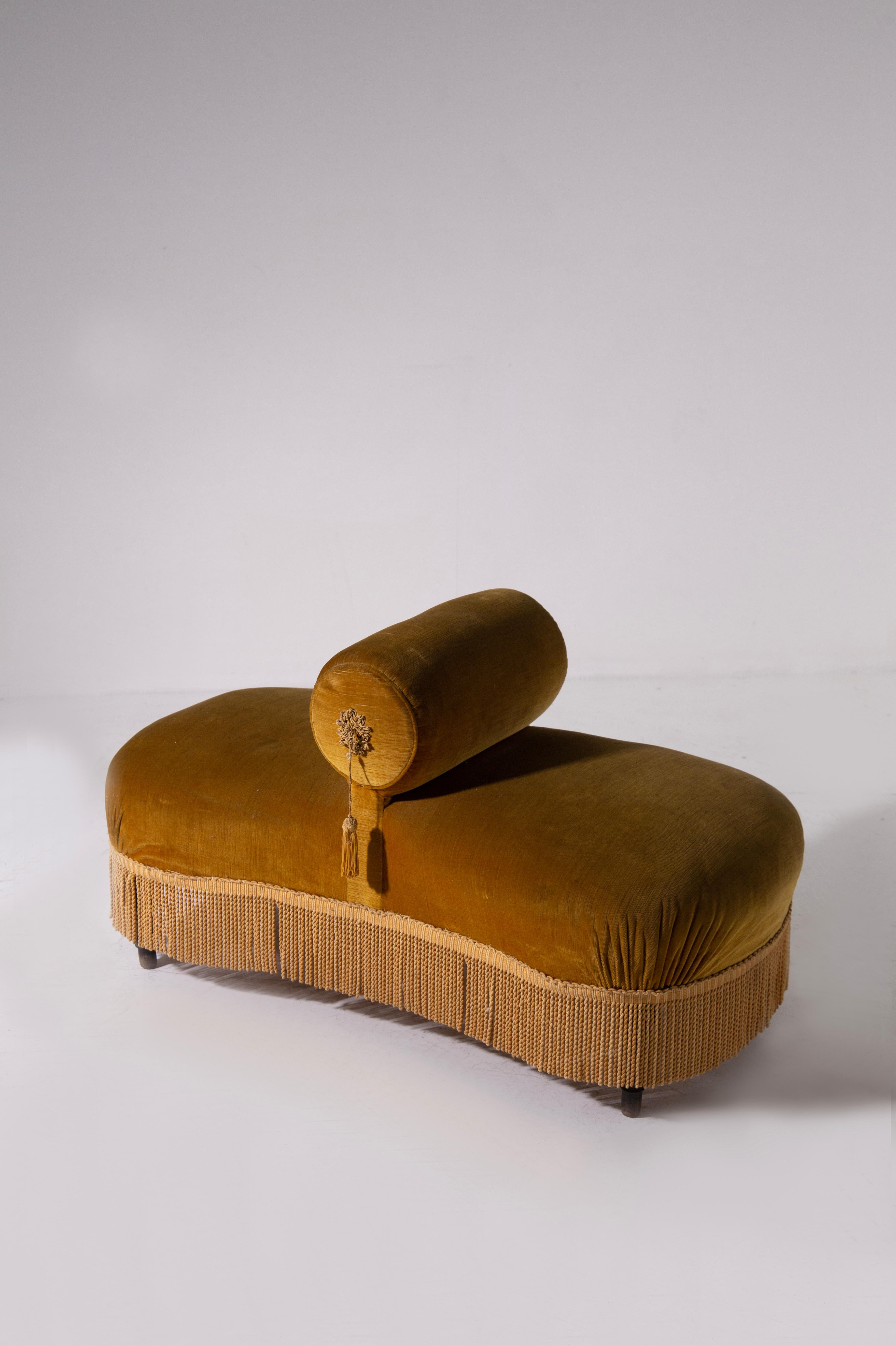 Elegant Vintage Italian velvet sofa little or bench 4