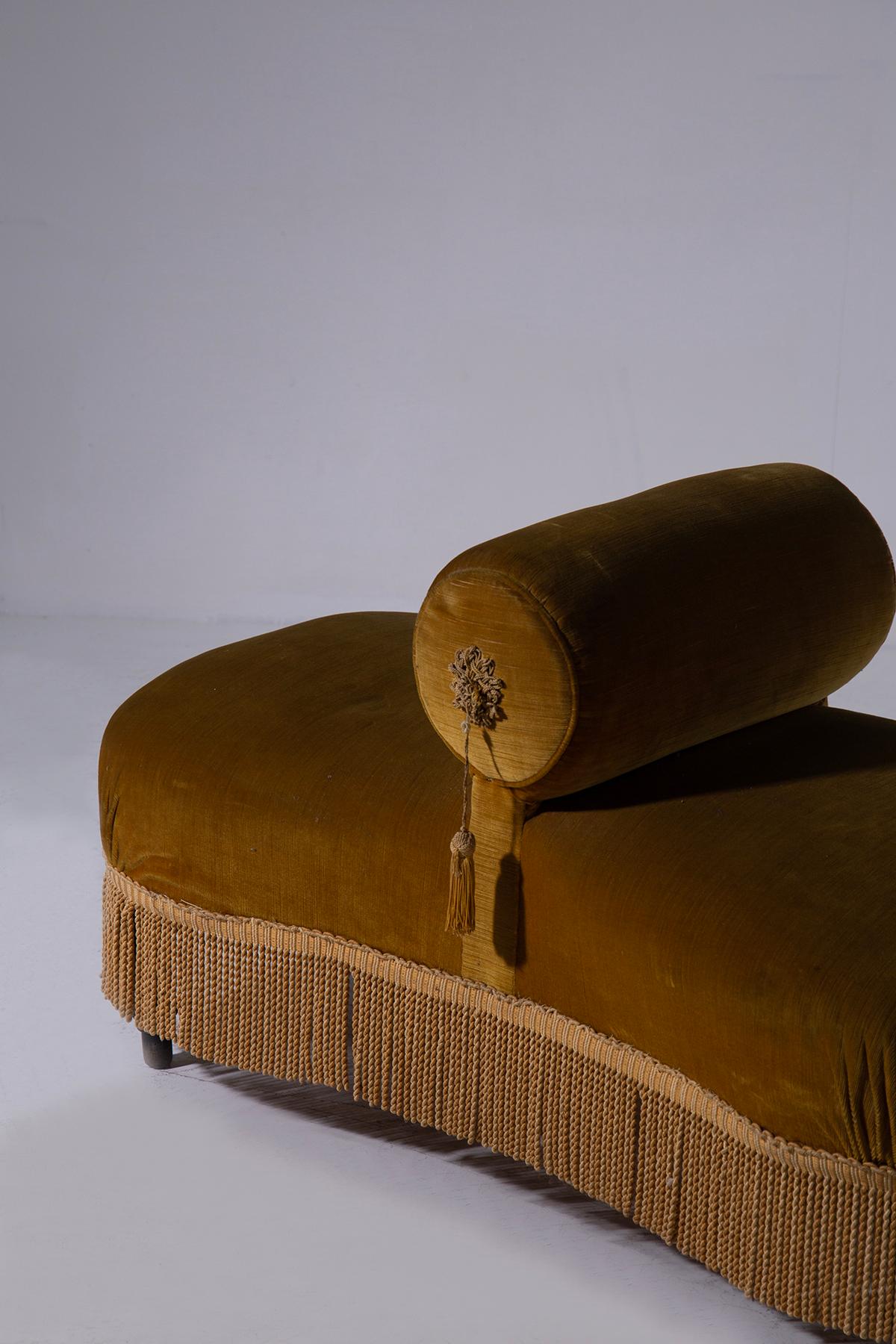 Elegant Vintage Italian velvet sofa little or bench 5