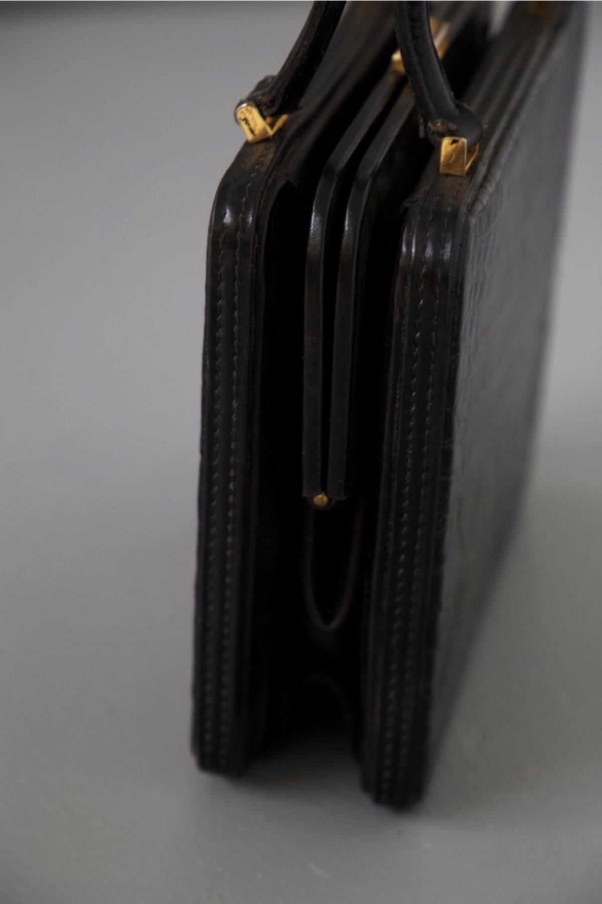 Black Elegant Vintage Leather Bag For Sale