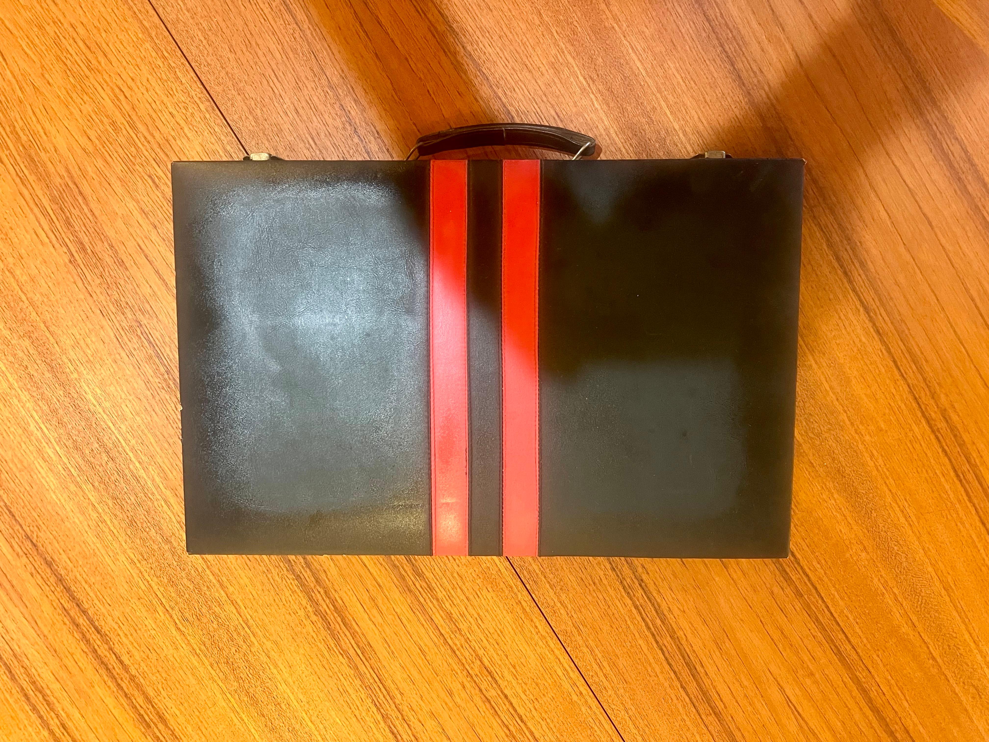 Elegante Eleganz  Backgammon-Set im Designer-Stil aus der Mitte des Jahrhunderts 1970er Portafolio (Geformt)
