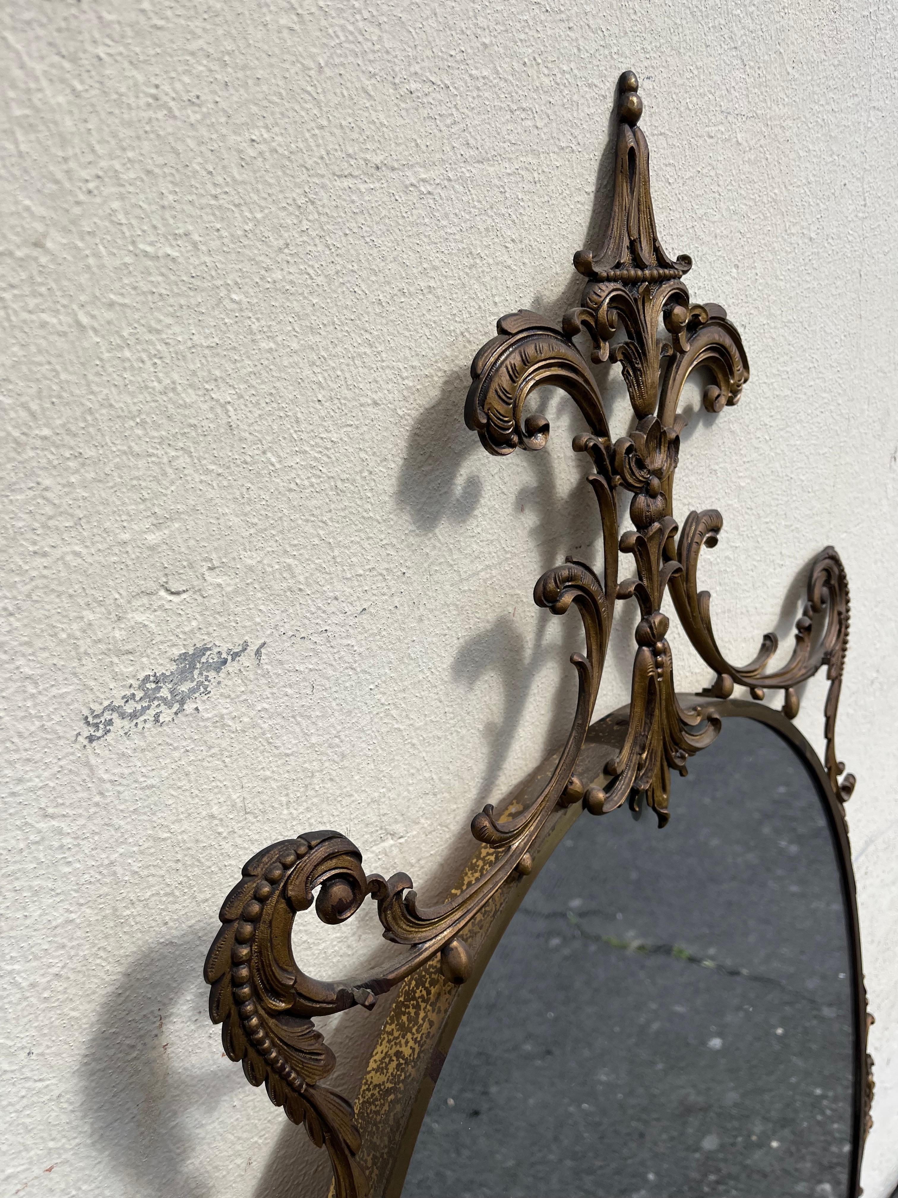 Elegant vintage mirror in baroque style in vendita 4
