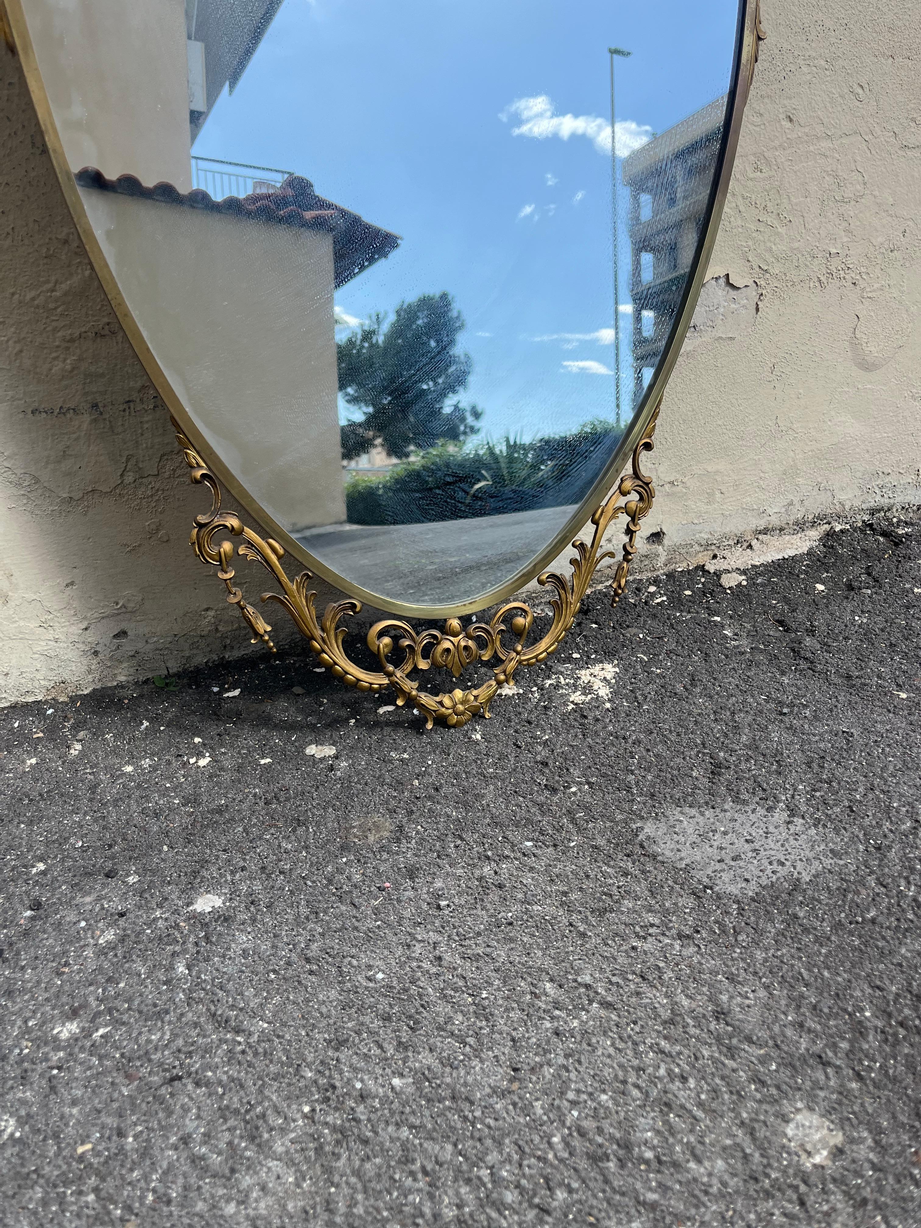 Elegant vintage mirror in baroque style in vendita 2