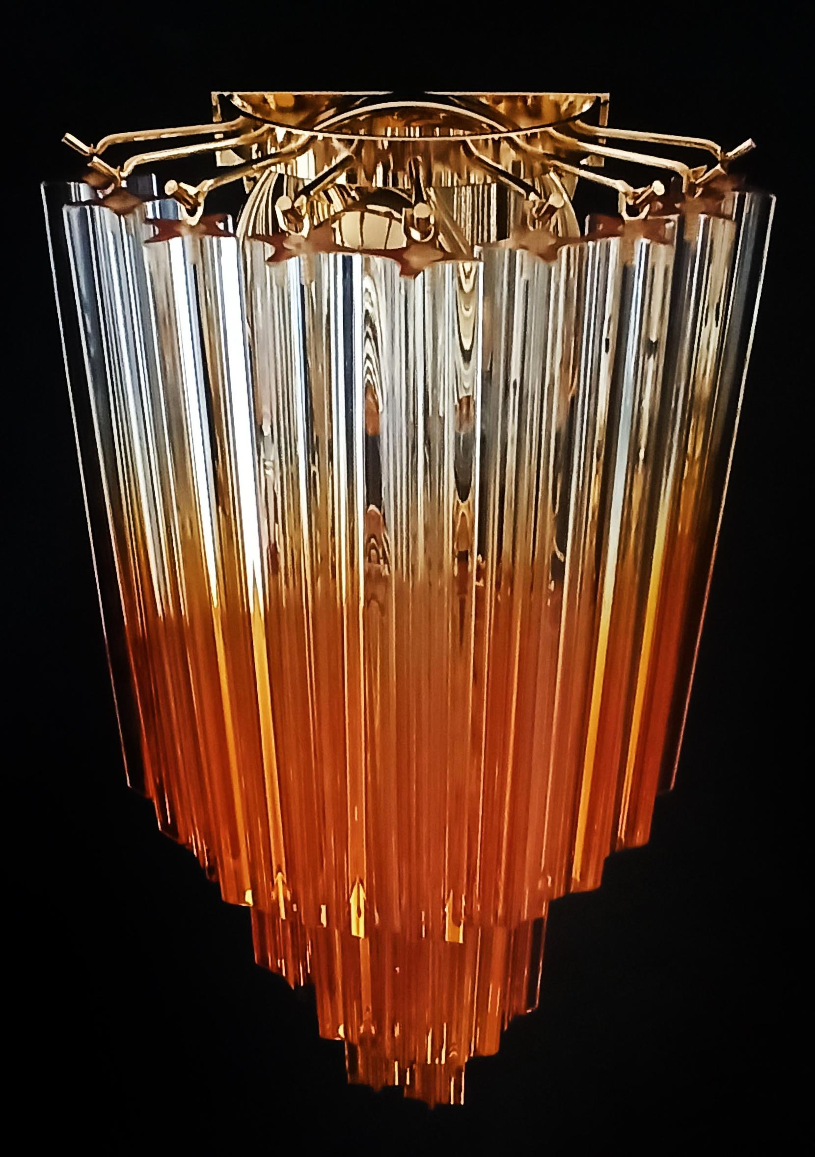 Elegant Vintage Murano wall sconce - 32 quadriedri transparent and amber prism For Sale 7