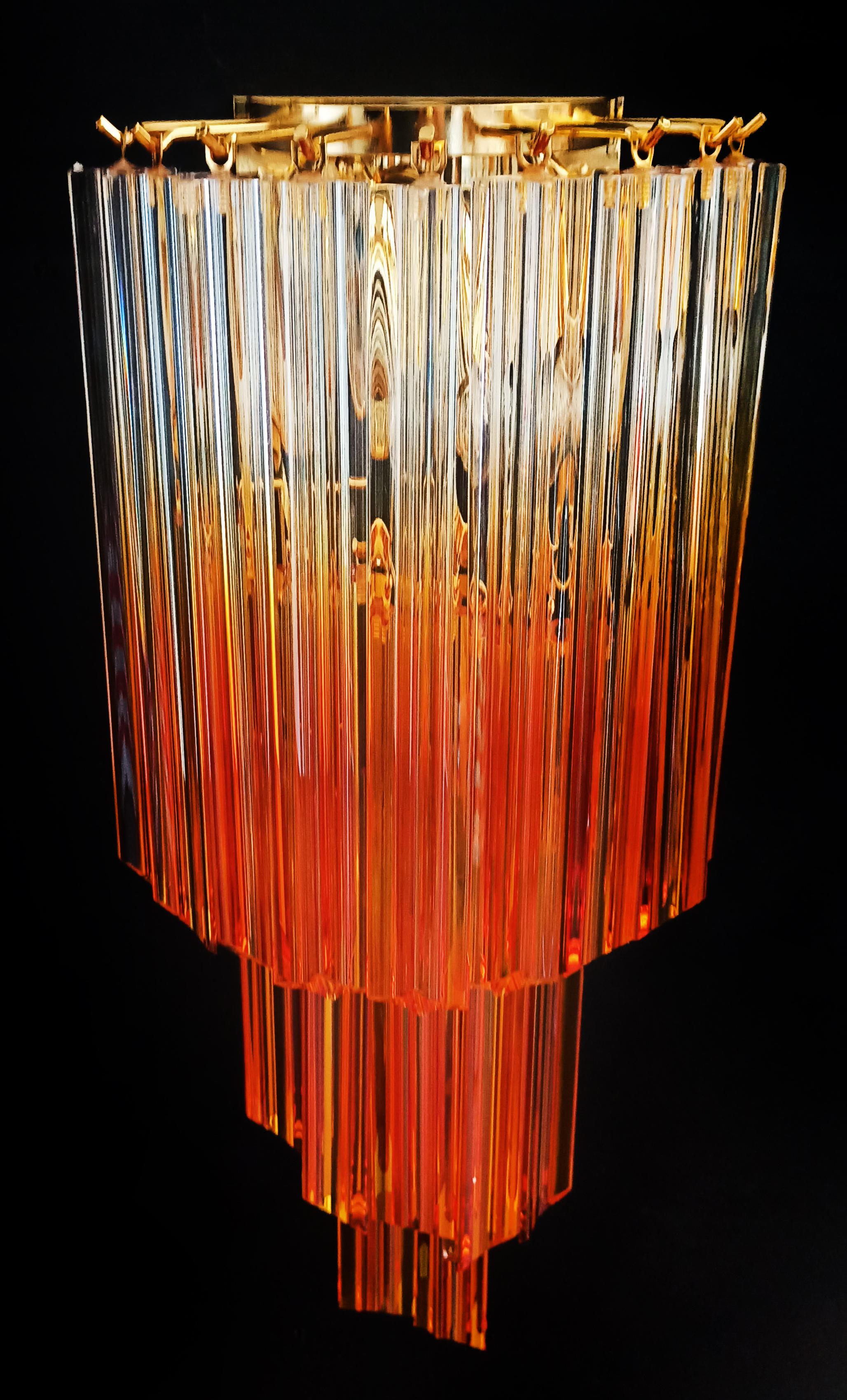 Elegant Vintage Murano wall sconce - 32 quadriedri transparent and amber prism For Sale 12