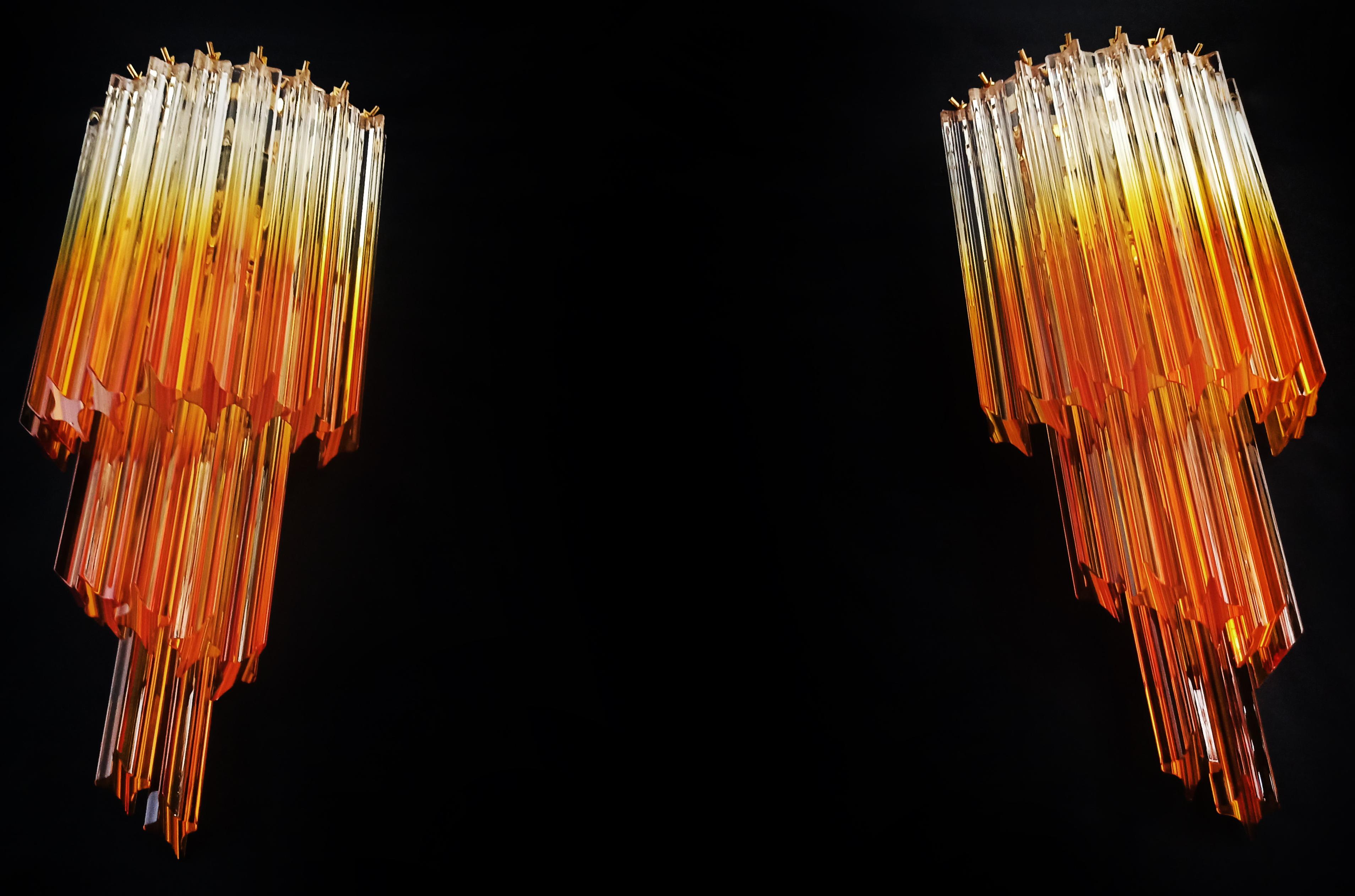 Elegant Vintage Murano wall sconce - 32 quadriedri transparent and amber prism In Good Condition For Sale In Budapest, HU