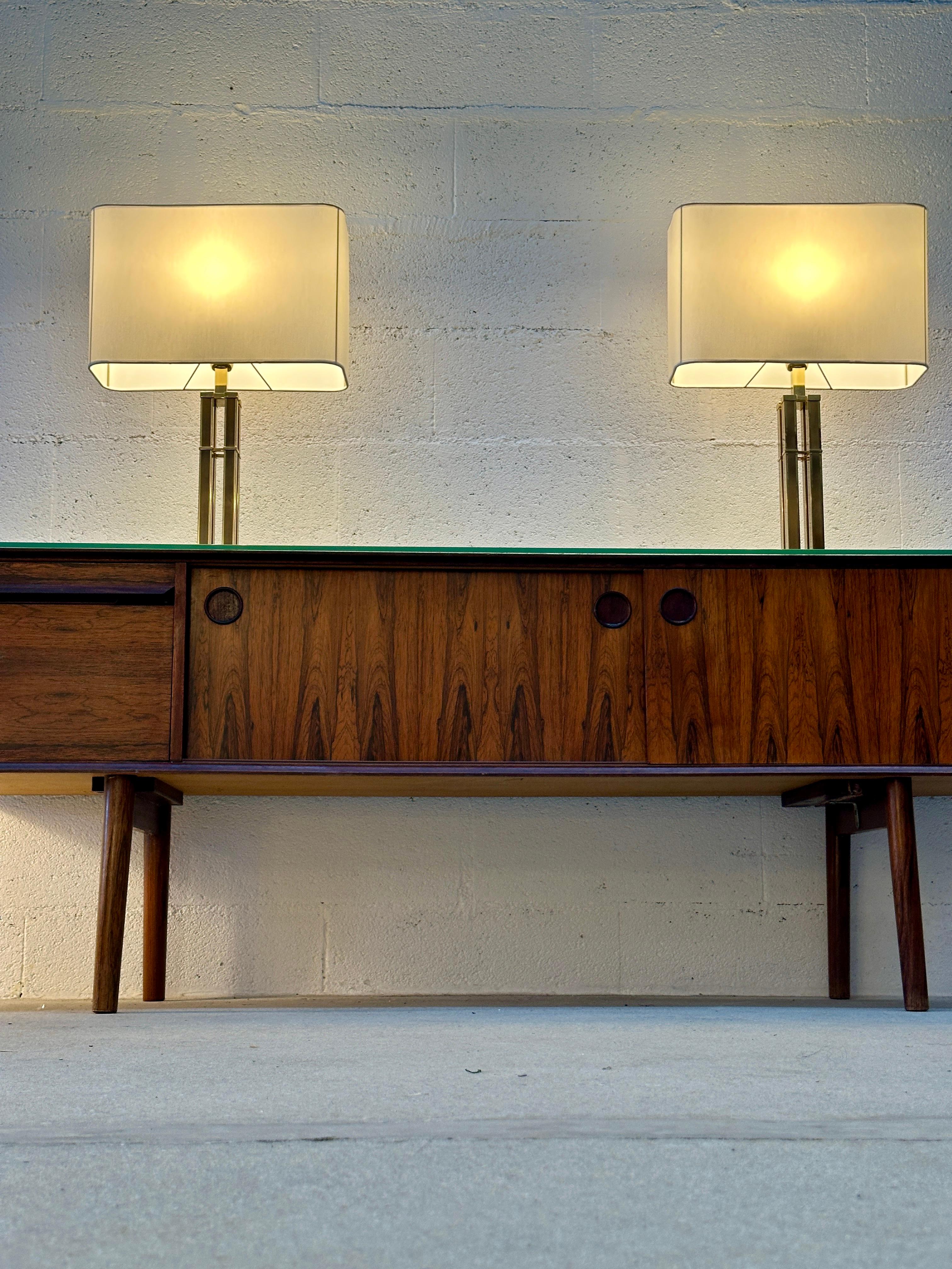 Rococo Elegant vintage pair of Romeo Rega-style table lamps, Italy circa 1970s For Sale
