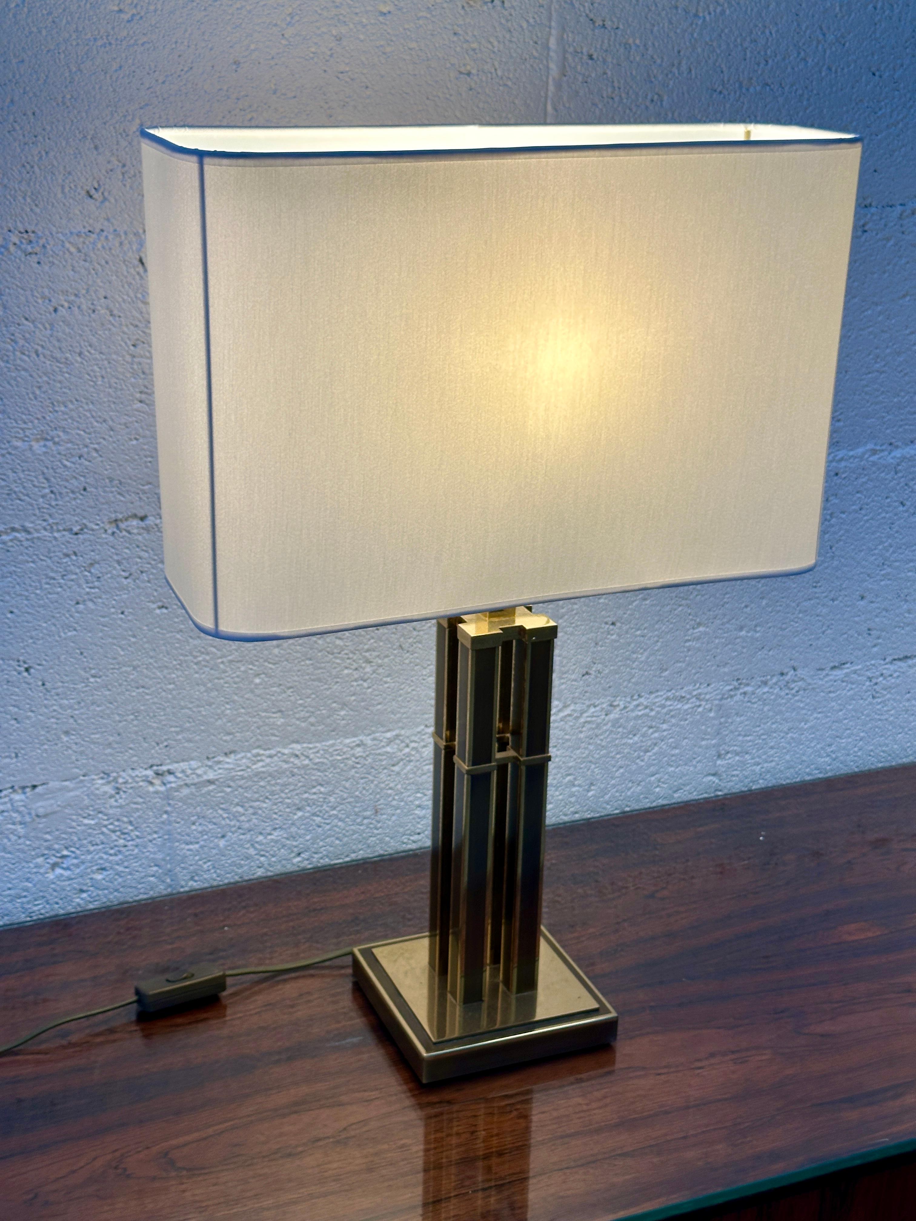 Italian Elegant vintage pair of Romeo Rega-style table lamps, Italy circa 1970s For Sale
