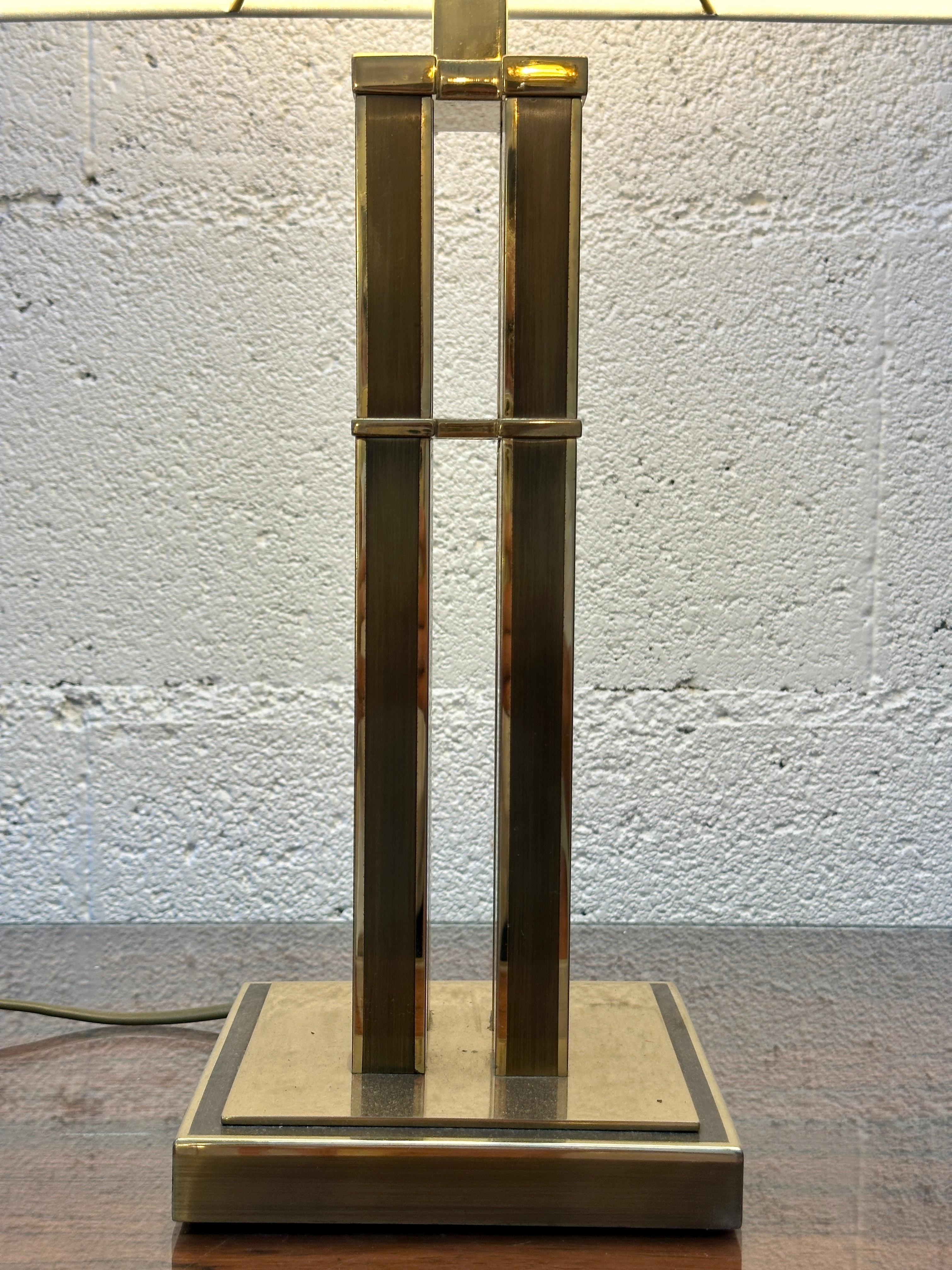 Metal Elegant vintage pair of Romeo Rega-style table lamps, Italy circa 1970s For Sale