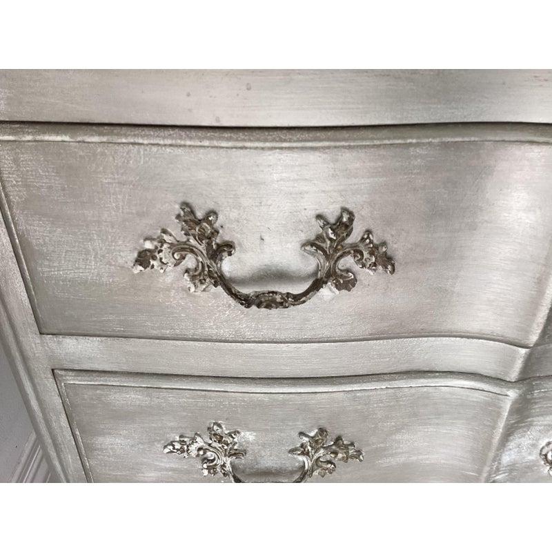 Elegant Vintage Silver Painted French Chest of Drawers In Good Condition For Sale In Hopewell, NJ