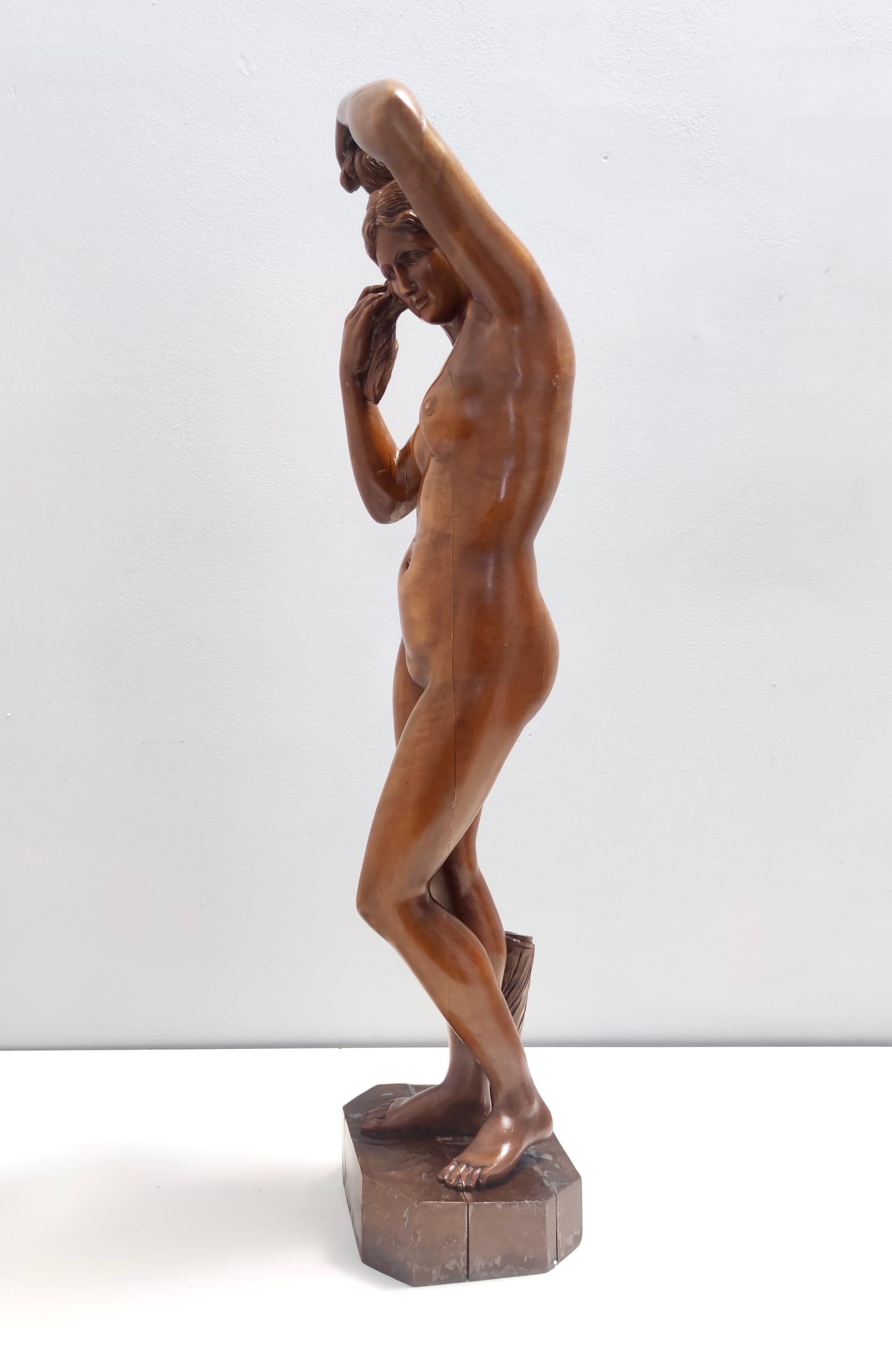 Italian Elegant Vintage Solid Walnut Nude Woman Figure, Cantù, Italy For Sale