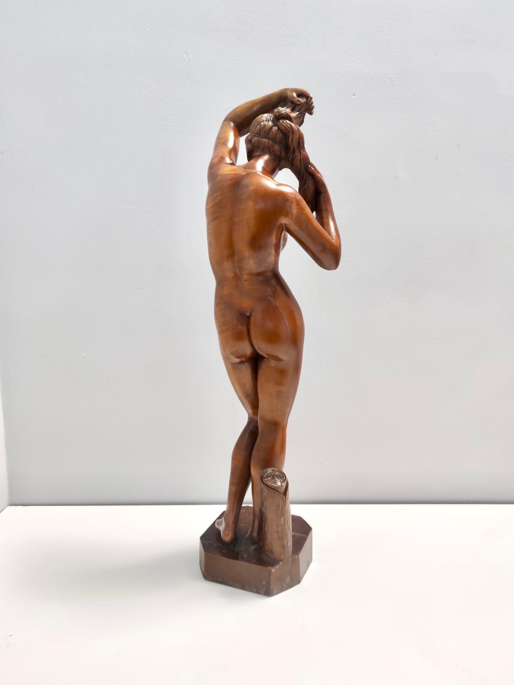 Elegant Vintage Solid Walnut Nude Woman Figure, Cantù, Italy In Good Condition For Sale In Bresso, Lombardy