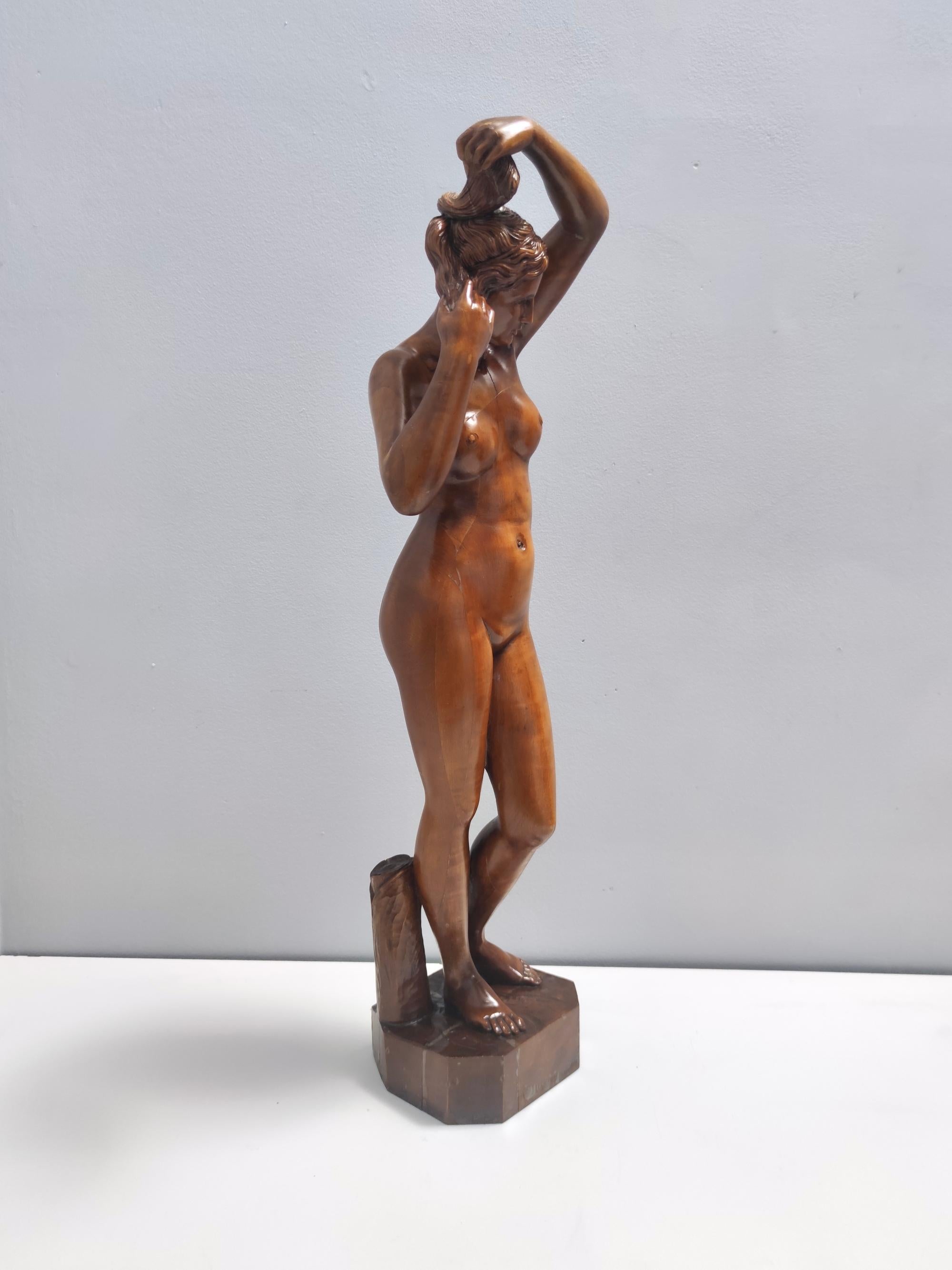 Elegant Vintage Solid Walnut Nude Woman Figure, Cantù, Italy For Sale 1