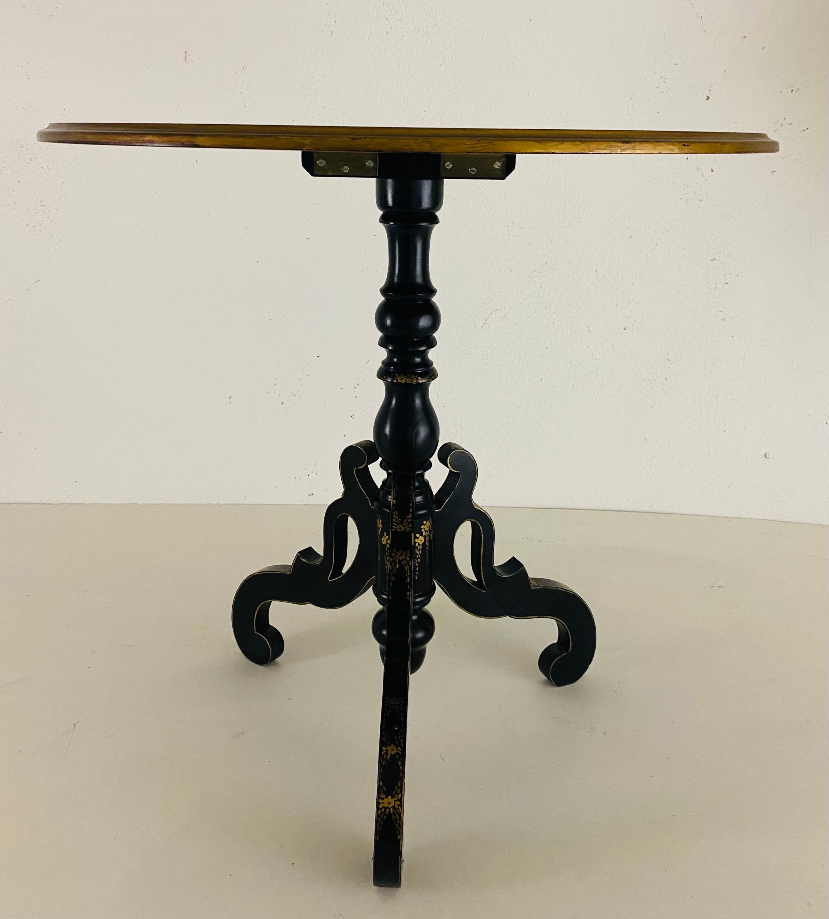 Hand-Painted Elegant vintage Spanish hand painted tilt top accent table