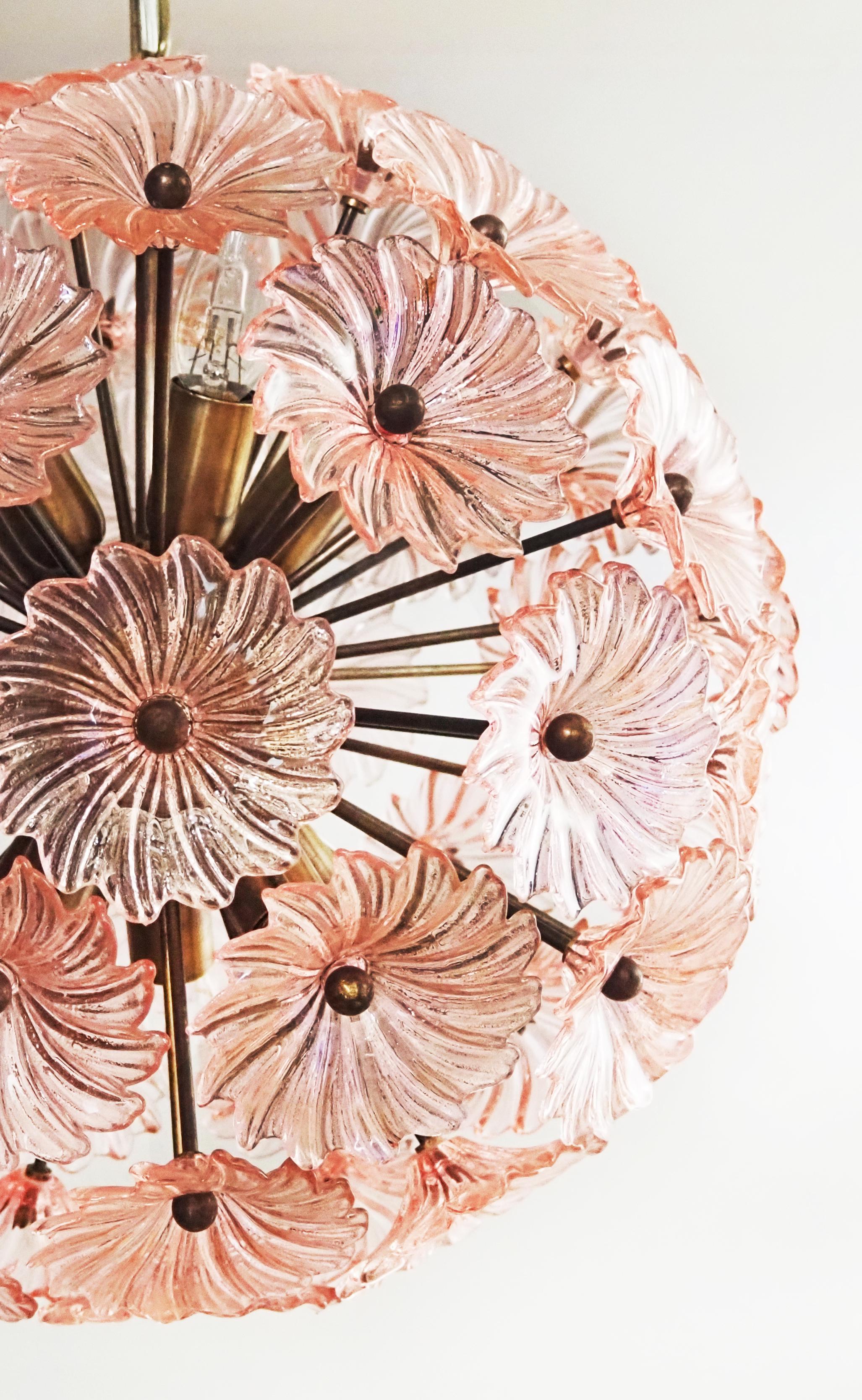 Eleganter Vintage Sputnik Kronleuchter aus italienischem Kristall - 51 Daisy PINK Gläser im Angebot 6