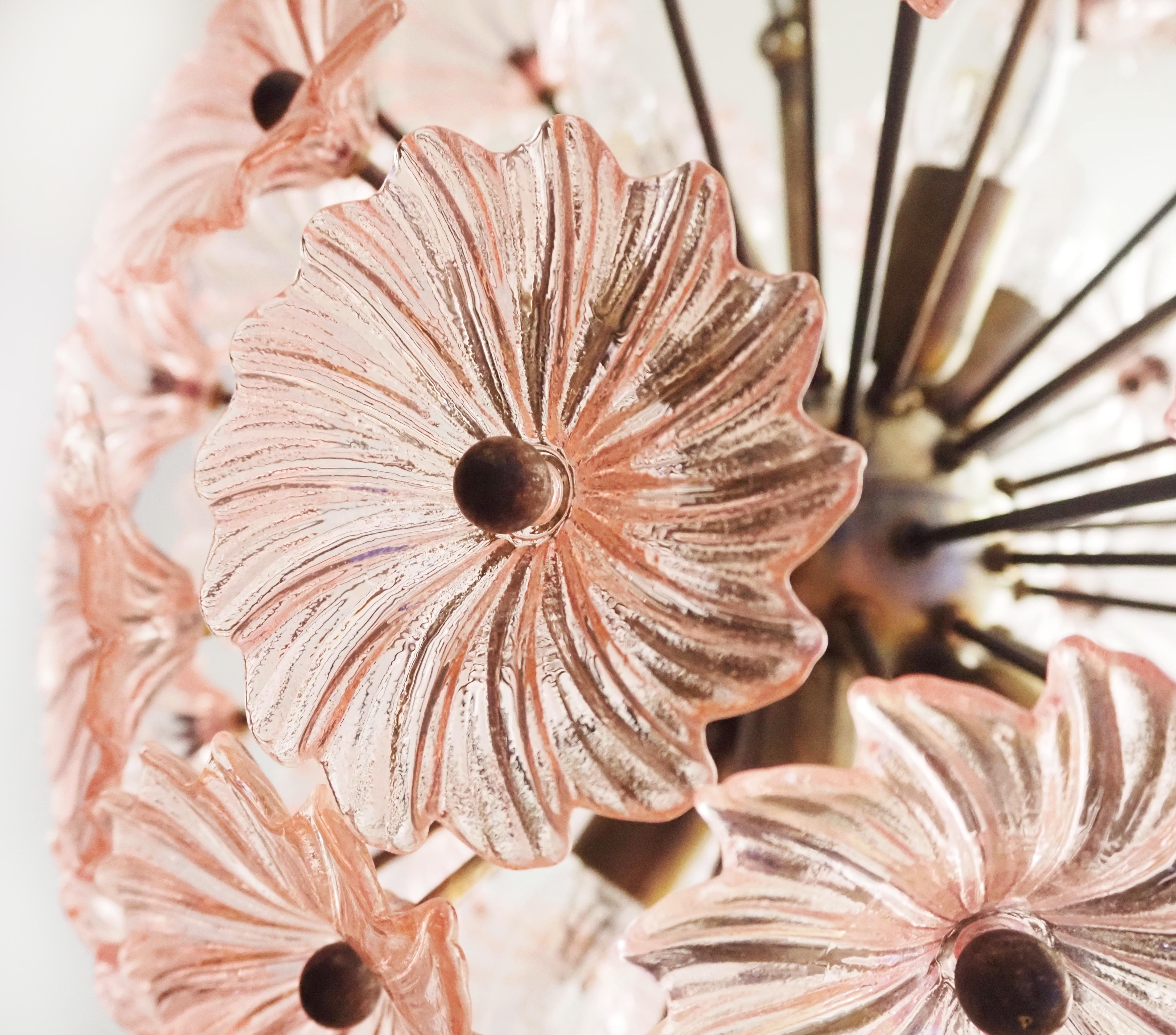 Eleganter Vintage Sputnik Kronleuchter aus italienischem Kristall - 51 Daisy PINK Gläser (Italienisch) im Angebot