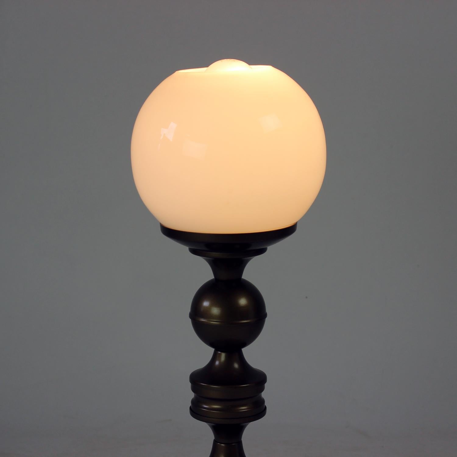 Czech Elegant Vintage Table Lamp By Drukov, 1950s For Sale