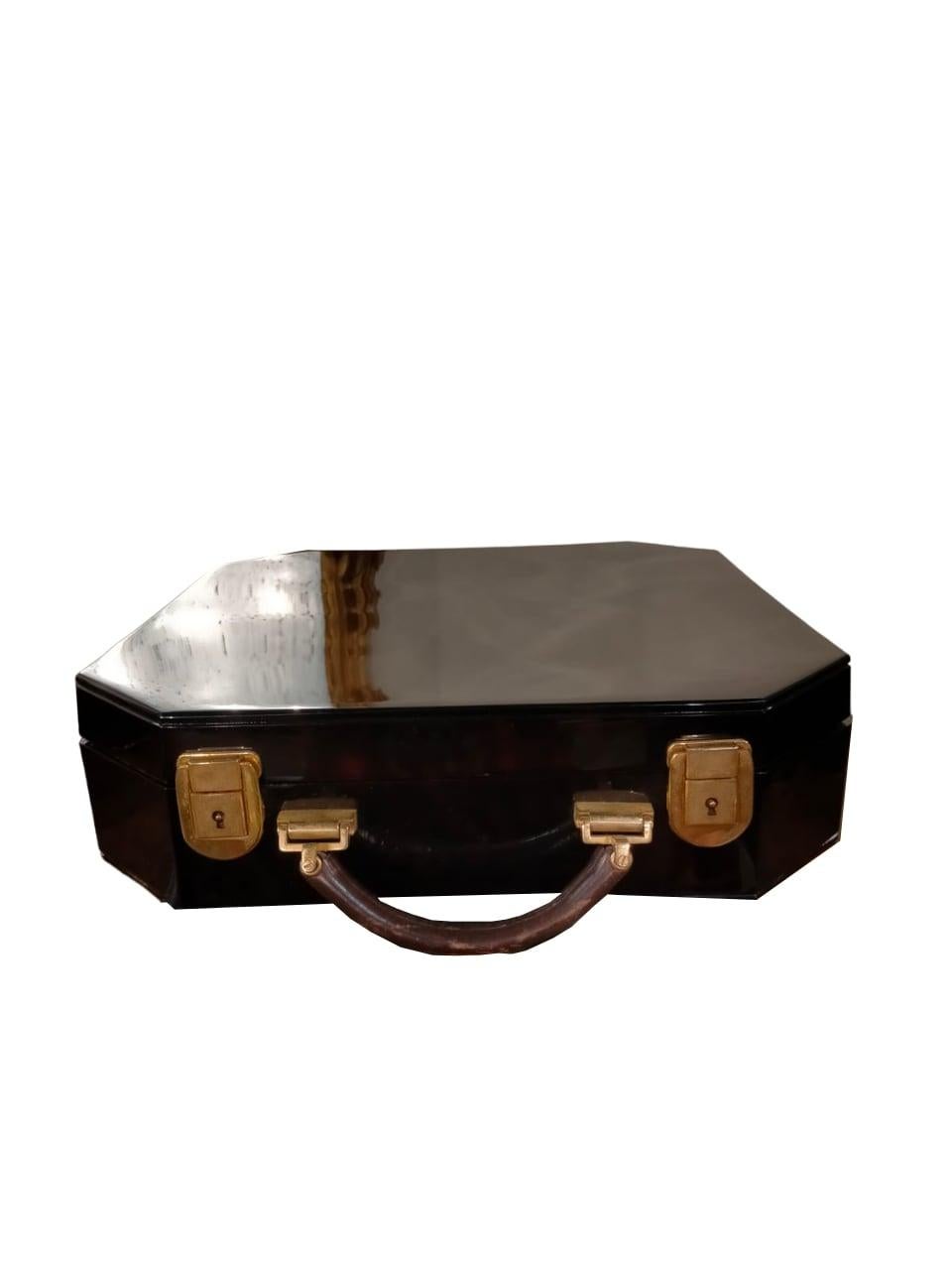 Mid-20th Century Elegance des valises vintage en résine d'écaille, 19e siècle. en vente
