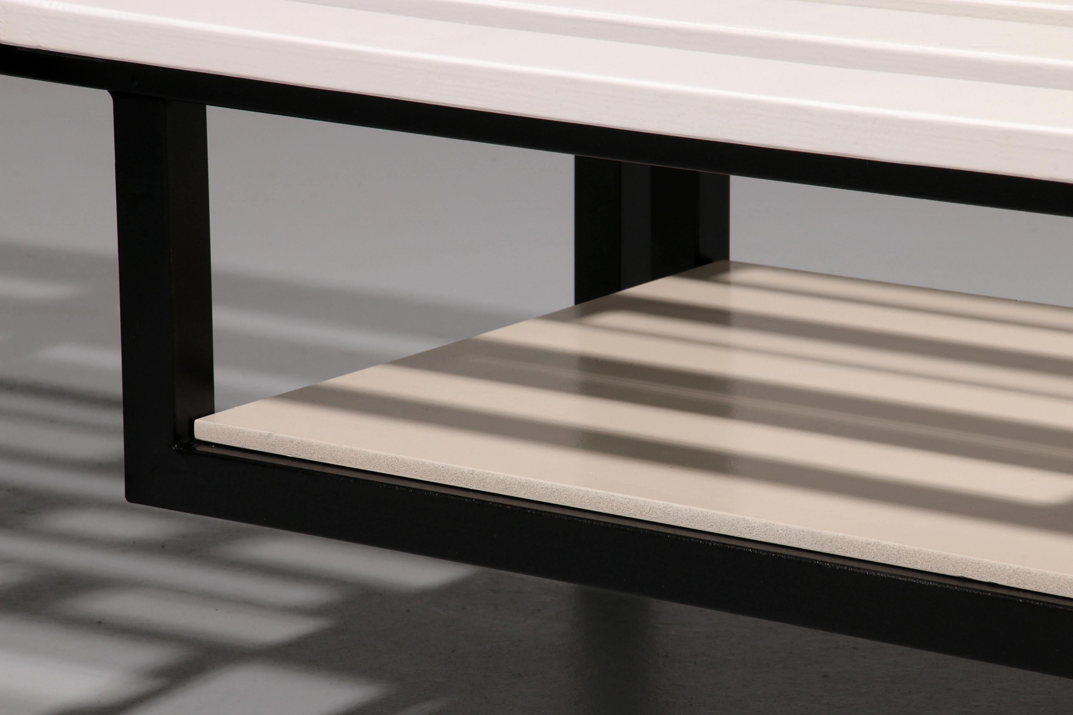 Elegance - Banc vintage en bois blanc avec piètement en métal noir - Un design Timeless en vente 4