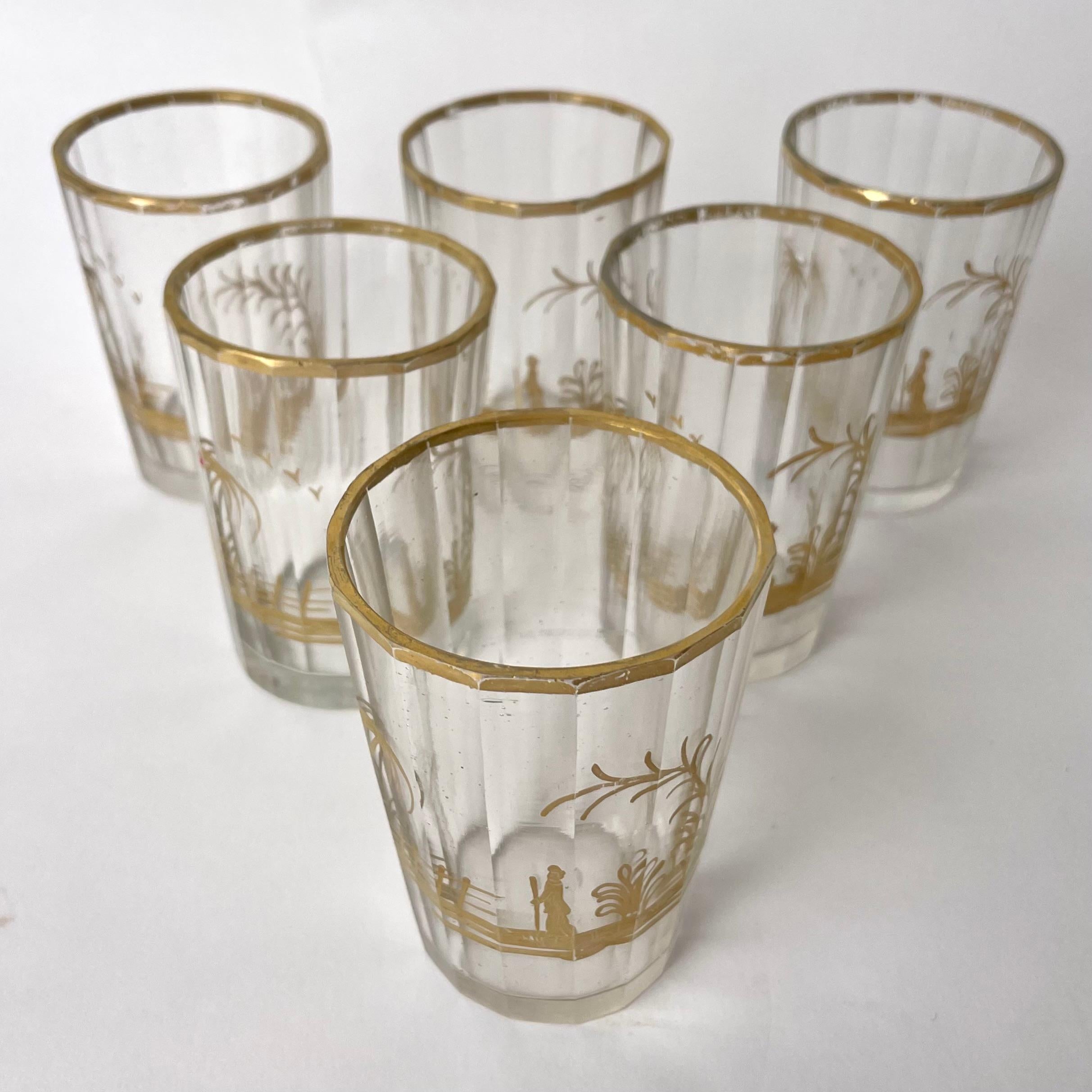 Elegance du service à vodka en verre de cristal de la première moitié du 19e siècle en vente 1
