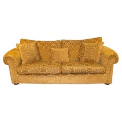 Elegante Sofá de Tres Plazas Walford Duresta Tumeric con Cojines Reversibles