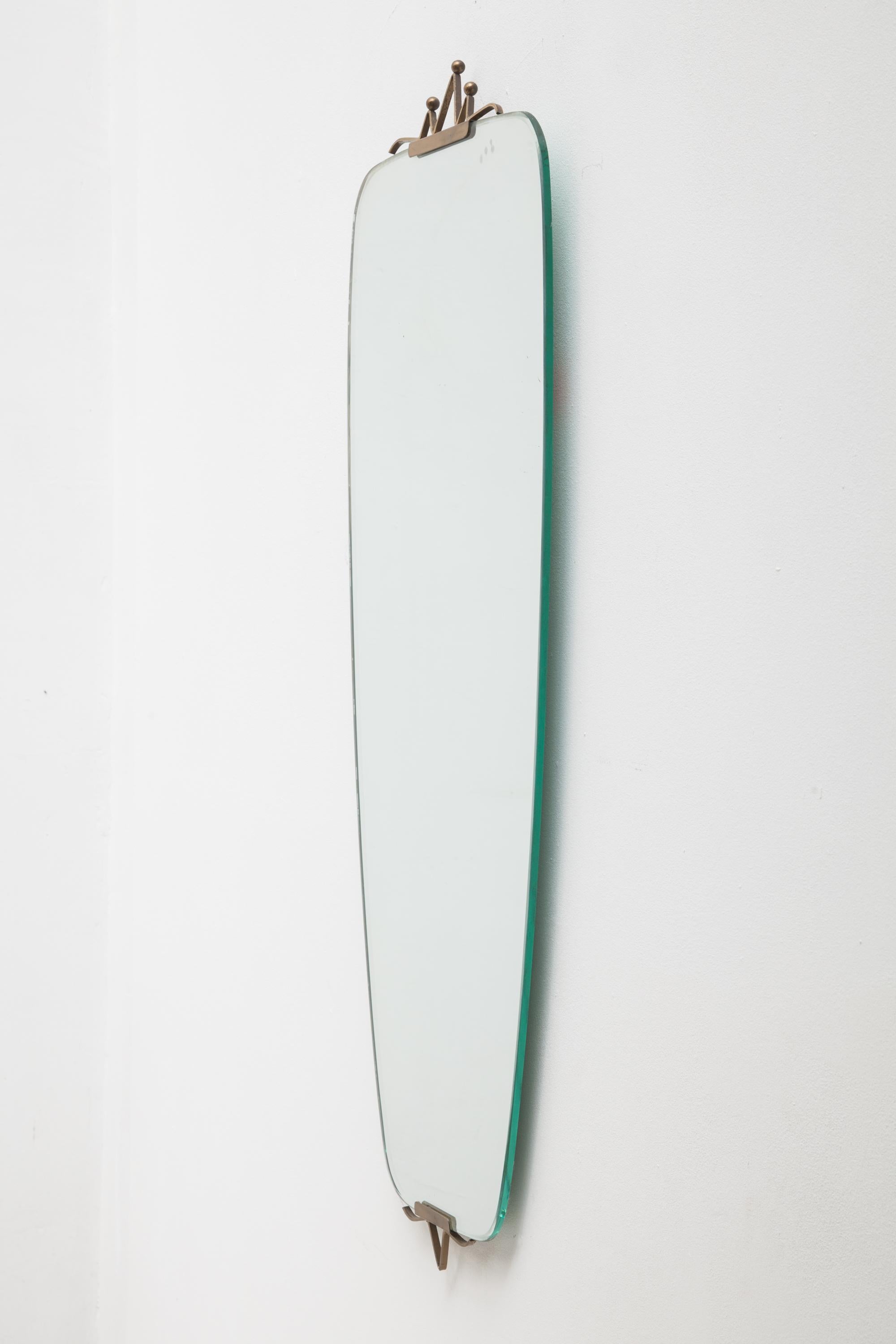 Elegante Espejo de Pared con Elementos de Latón, Años 60 Alemania Alemán en venta