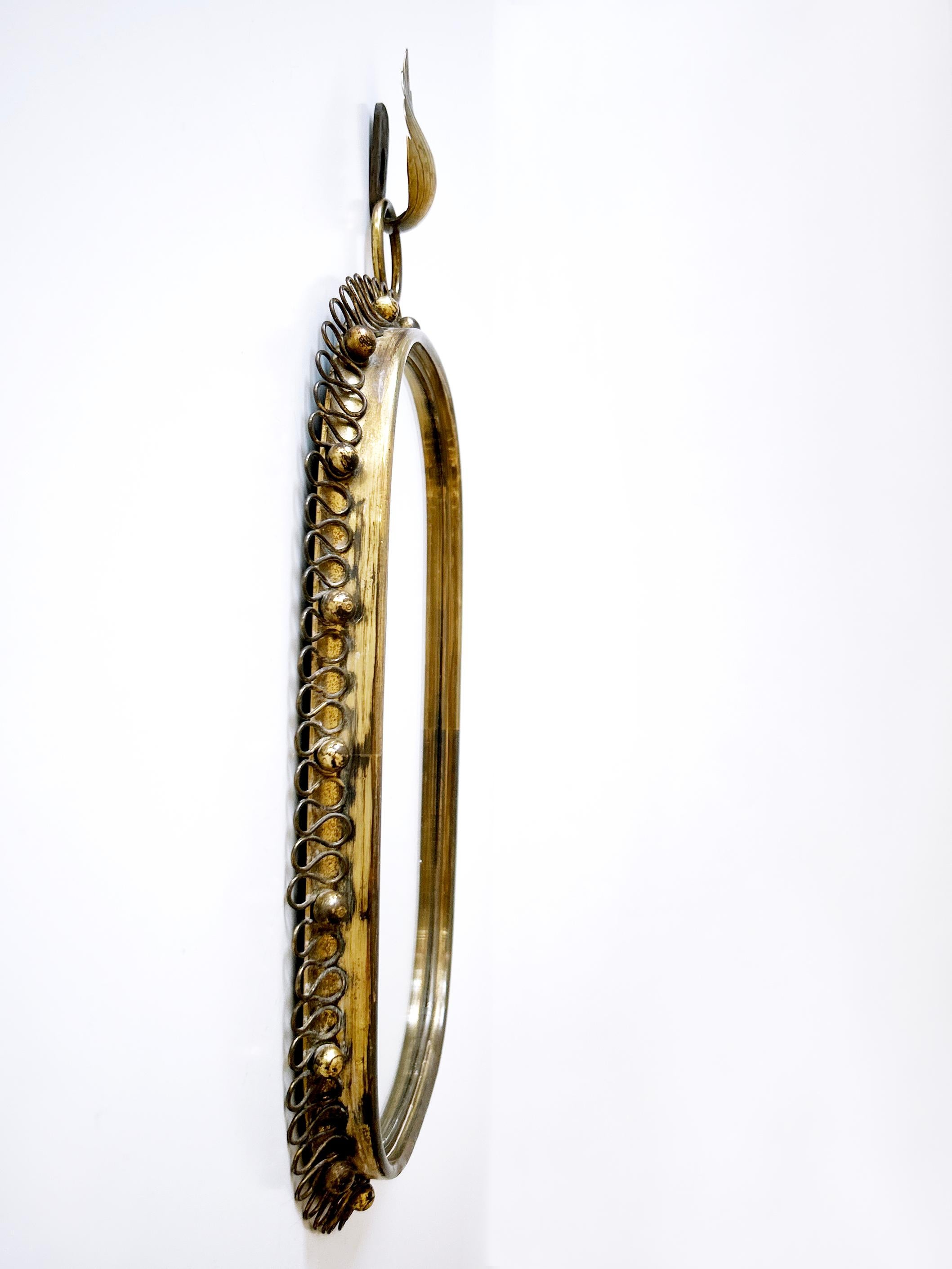 Elegant Wall-Mounted Mirror by Josef Frank for Svenkst Tenn Sweden 1950s en vente 5