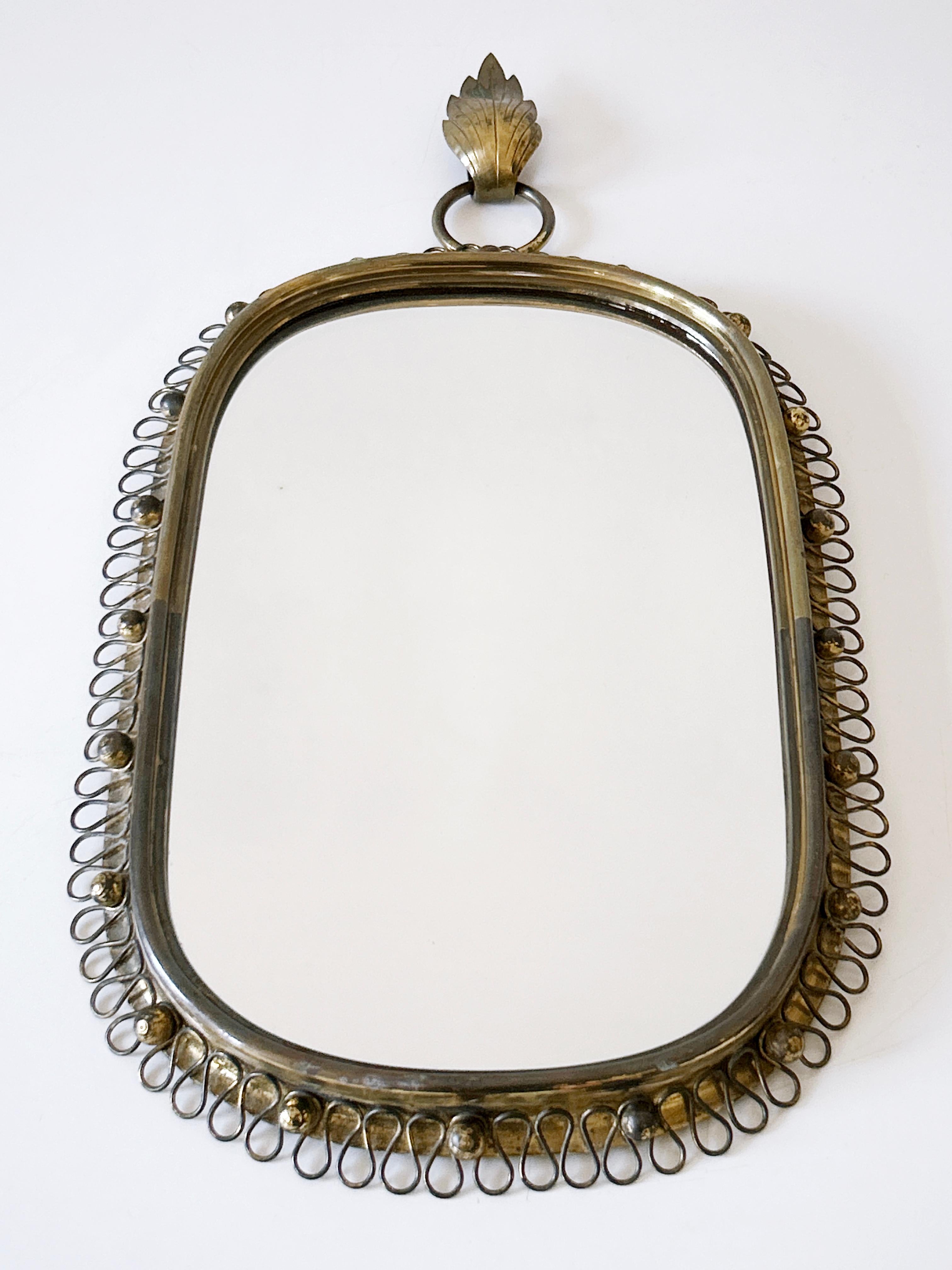 Elegant Wall-Mounted Mirror by Josef Frank for Svenkst Tenn Sweden 1950s en vente 7