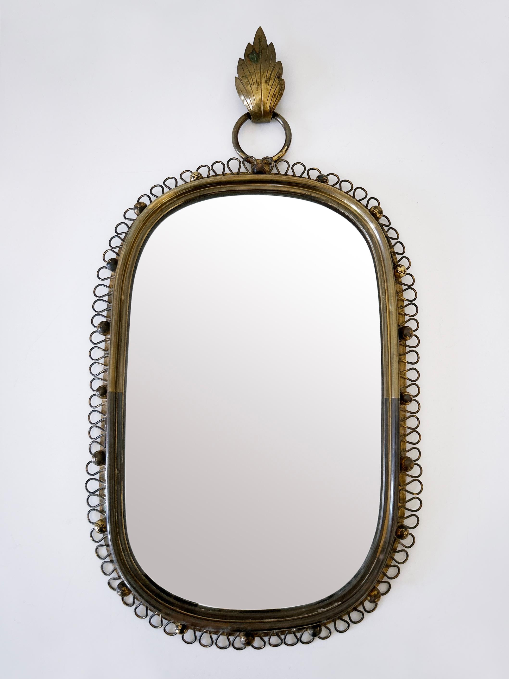 Mid-Century Modern Elegant Wall-Mounted Mirror by Josef Frank for Svenkst Tenn Sweden 1950s en vente