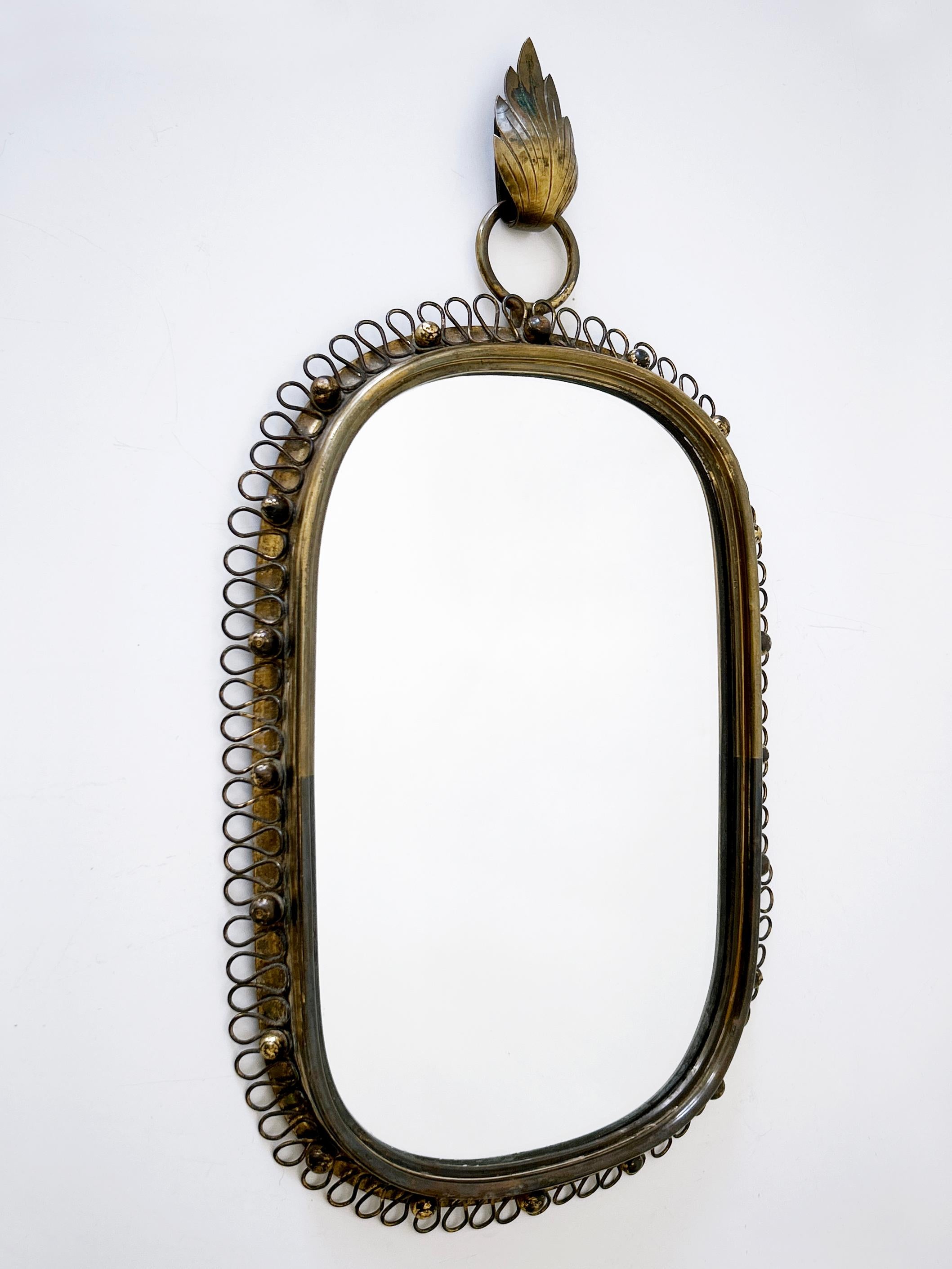 Elegant Wall-Mounted Mirror by Josef Frank for Svenkst Tenn Sweden 1950s Bon état - En vente à Munich, DE