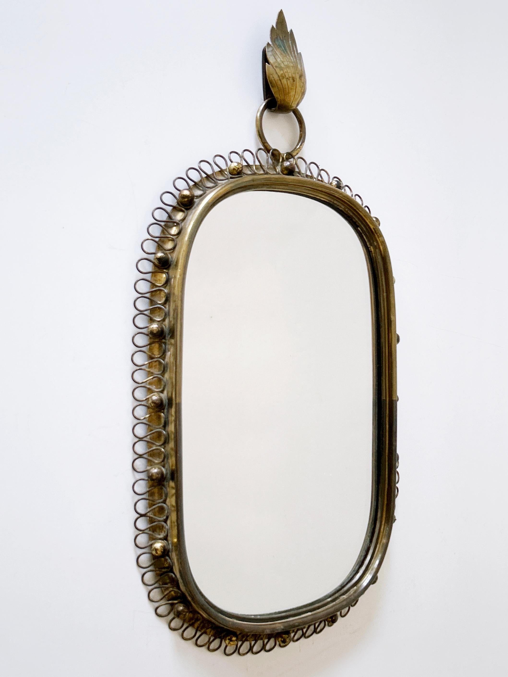 Milieu du XXe siècle Elegant Wall-Mounted Mirror by Josef Frank for Svenkst Tenn Sweden 1950s en vente
