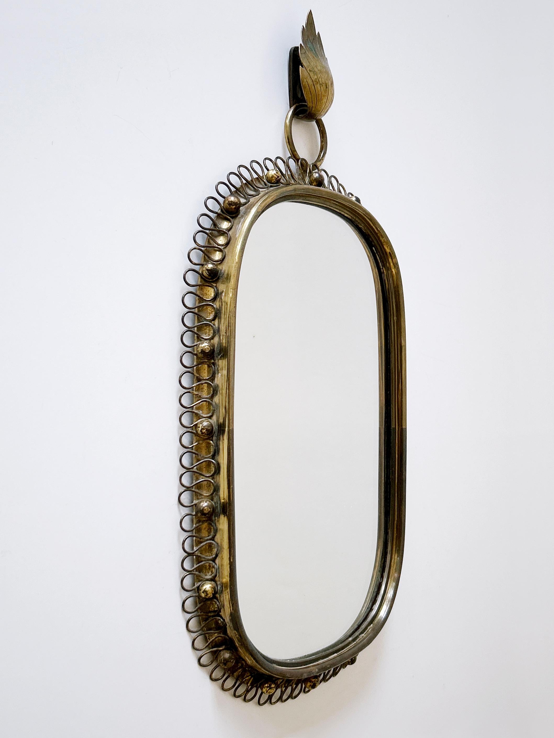 Elegant Wall-Mounted Mirror by Josef Frank for Svenkst Tenn Sweden 1950s en vente 2