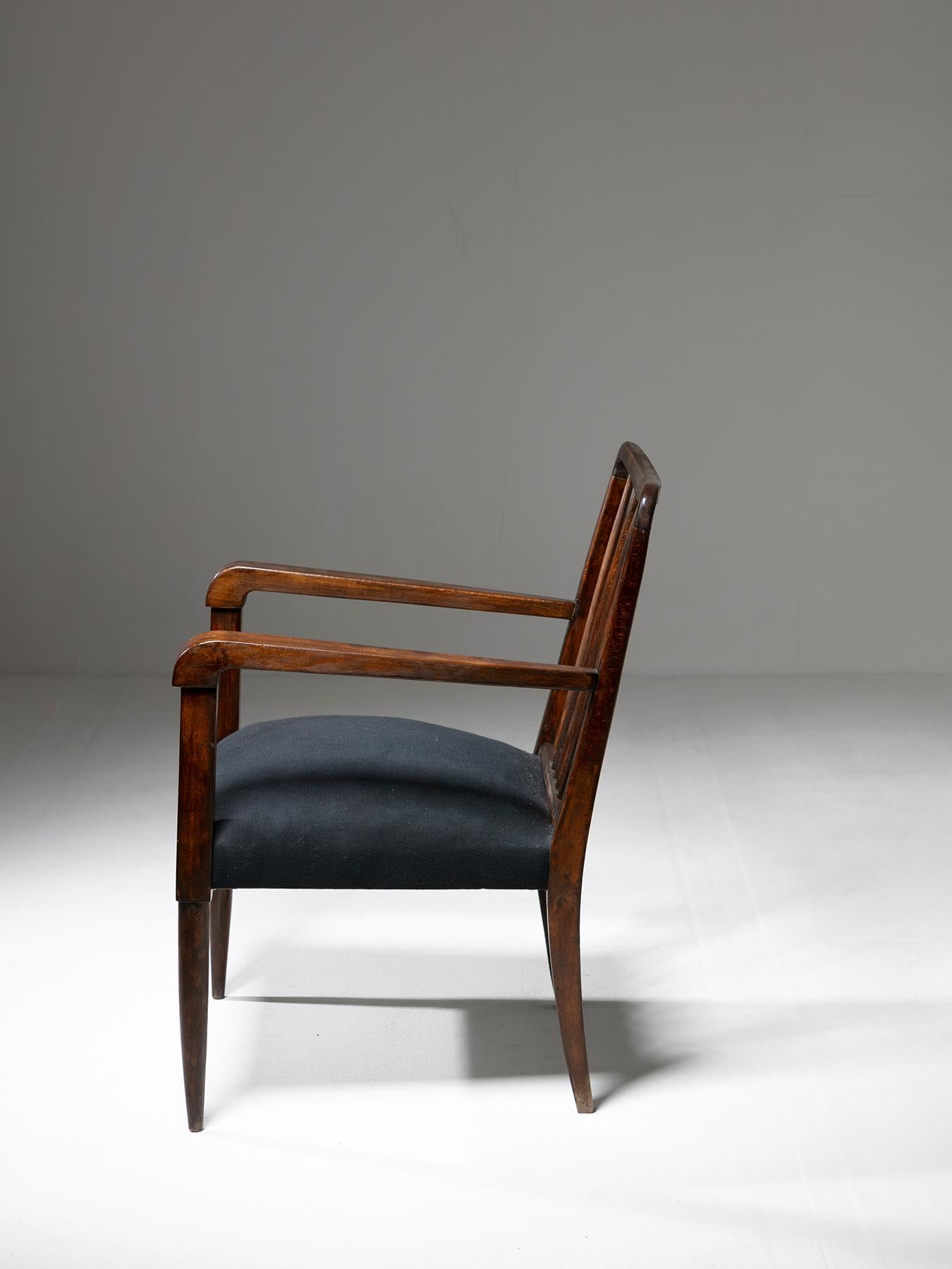 Mid-20th Century Elegant Walnut Paolo Buffa Styled Armchair, Italy, 1950s For Sale