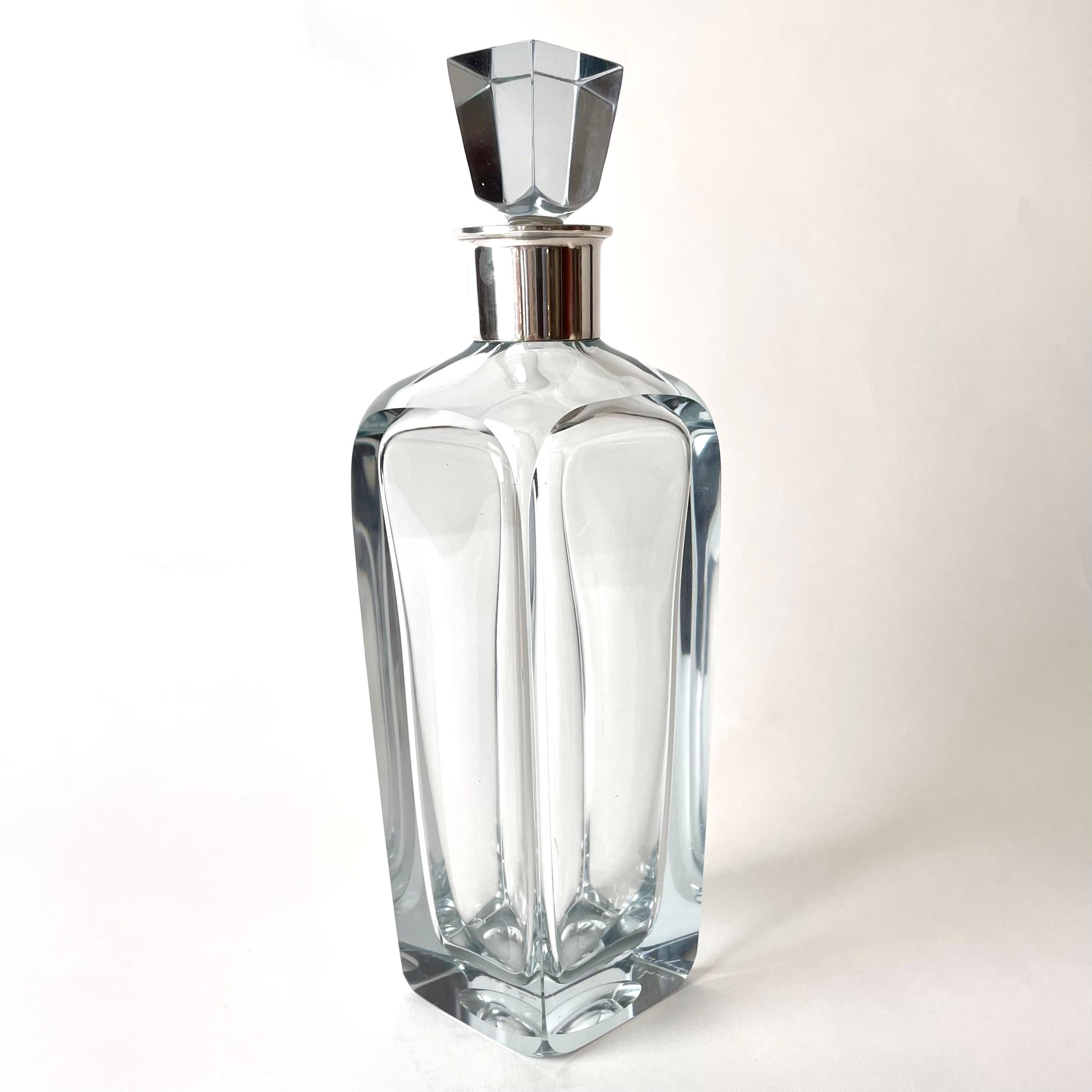 Eleganter Whiskey-Dekanter aus Chromglas mit Silberfassung aus dem Jahr 1944 im Angebot 6