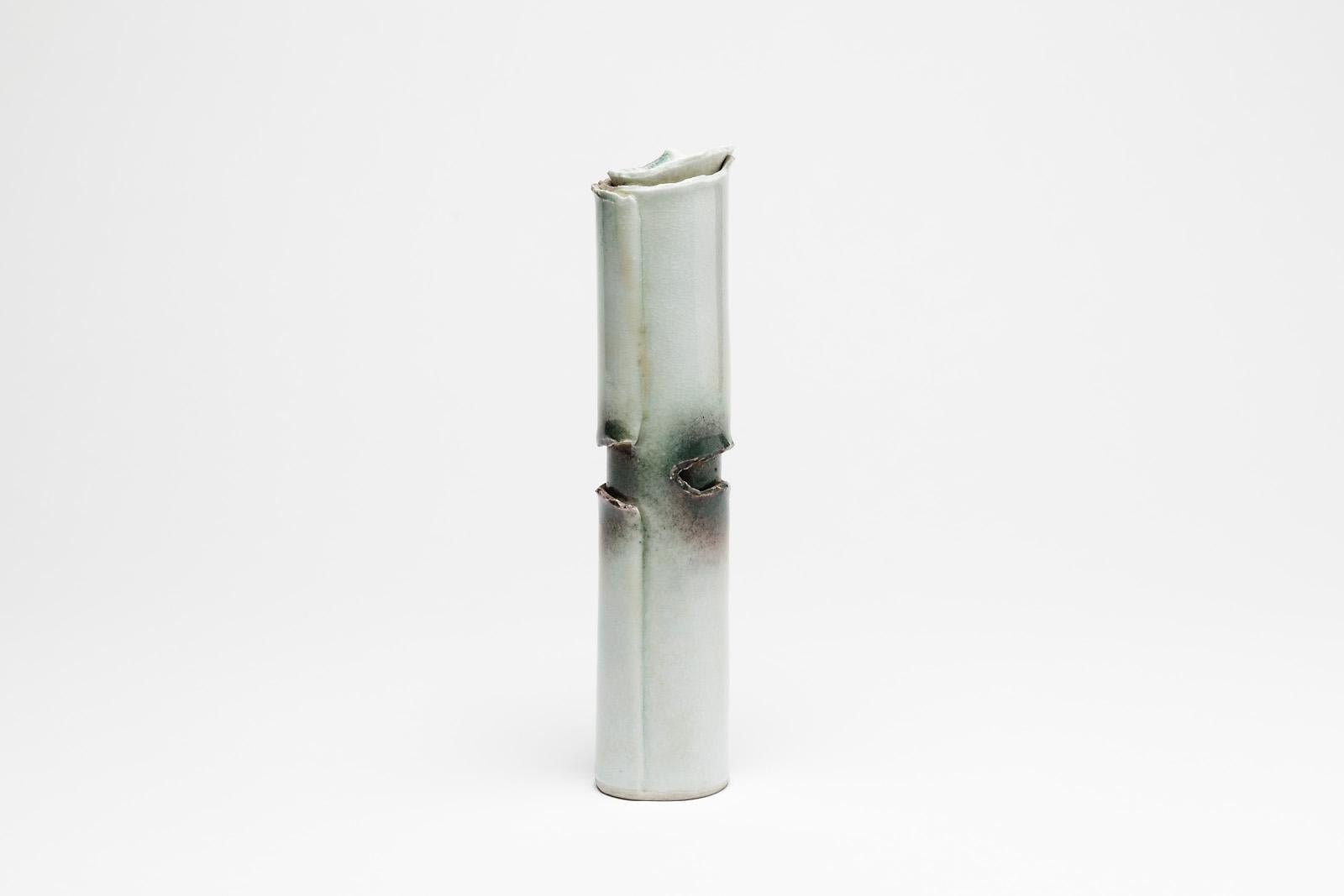 Mid-Century Modern Élégant vase en céramique et porcelaine blanche de Tim Orr, 1970 en vente