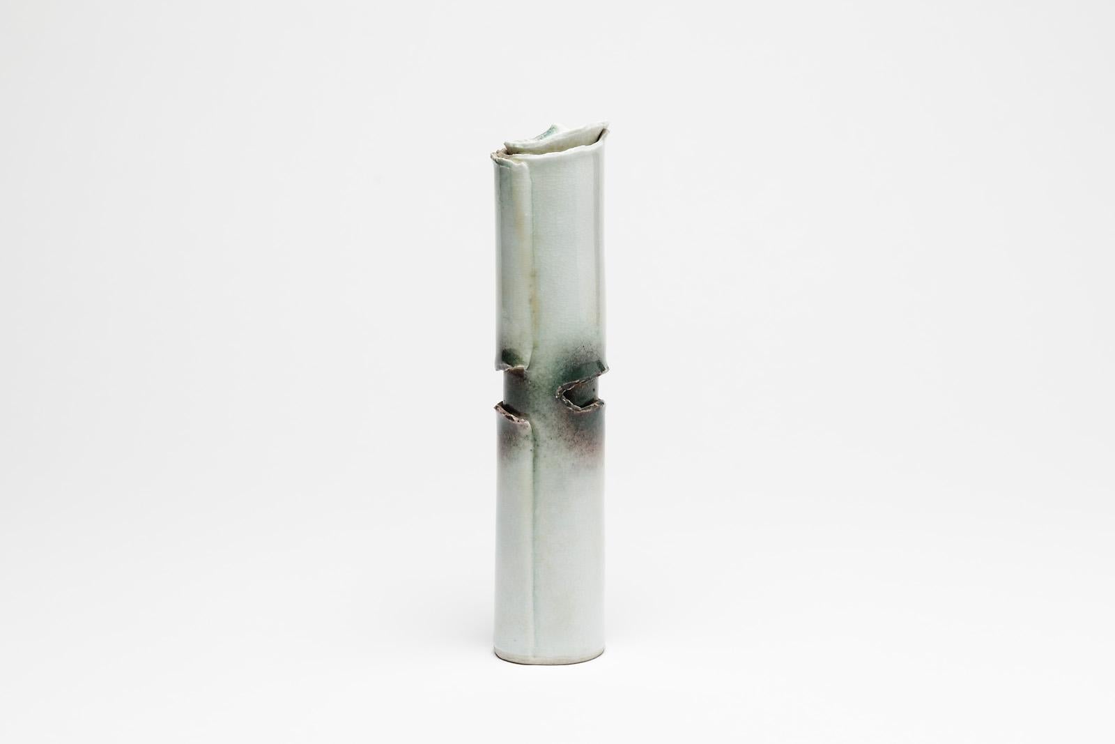 Mid-Century Modern Elegant White Ceramic Porcelain Ceramic Vase by Tim Orr, 1970 For Sale